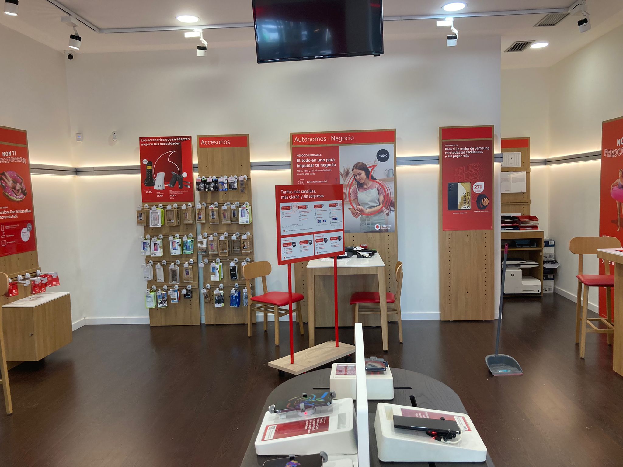 Vodafone -CC El Alisal foto