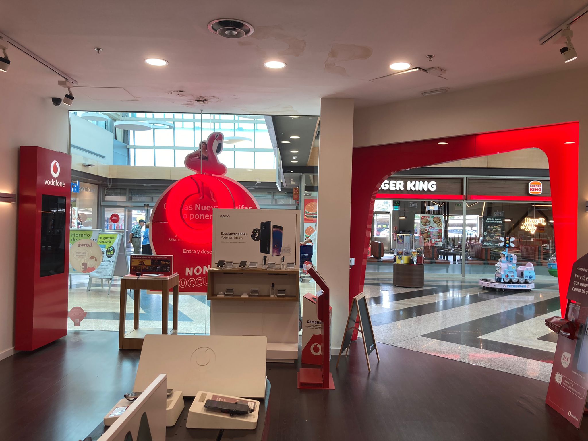 Vodafone -CC El Alisal foto