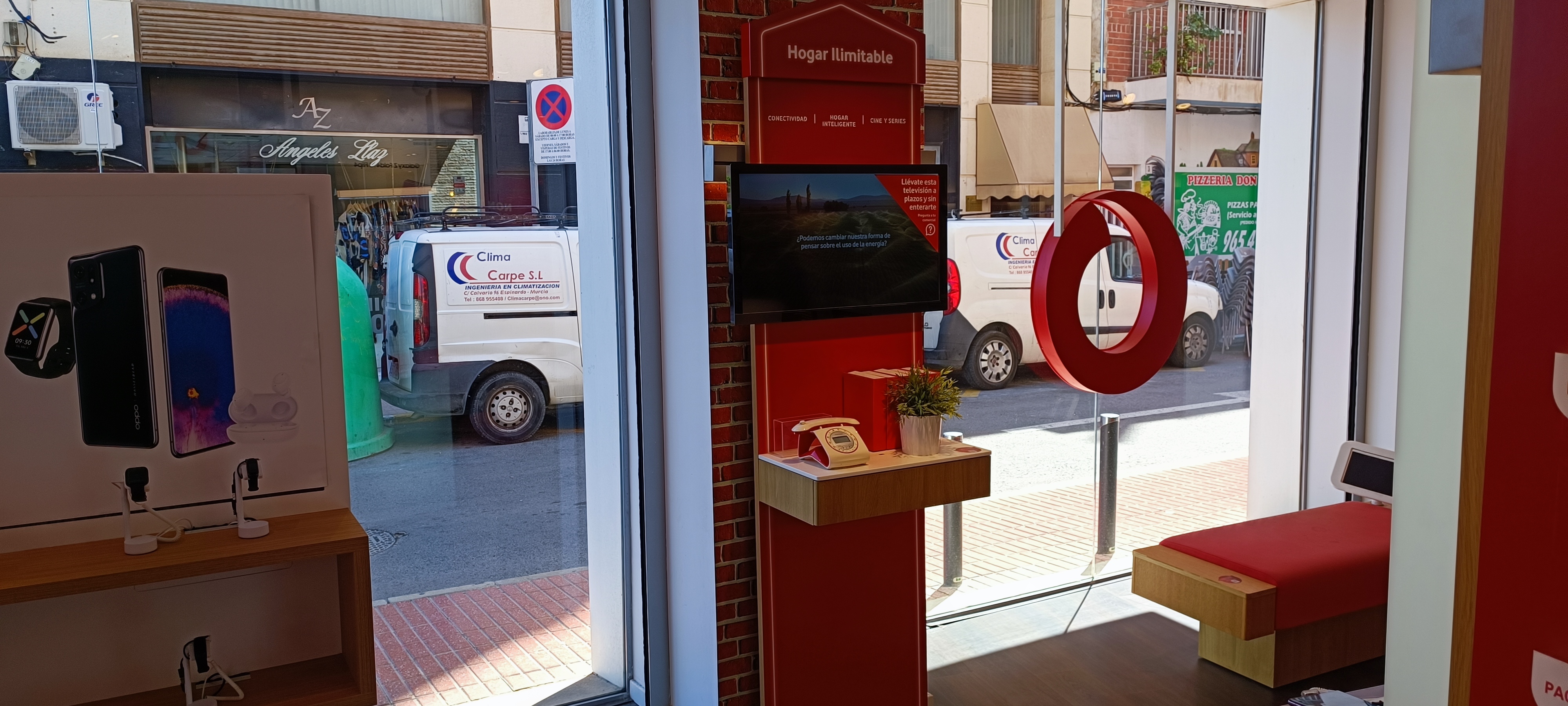 Vodafone Santa Pola - Pza de la Glorieta foto