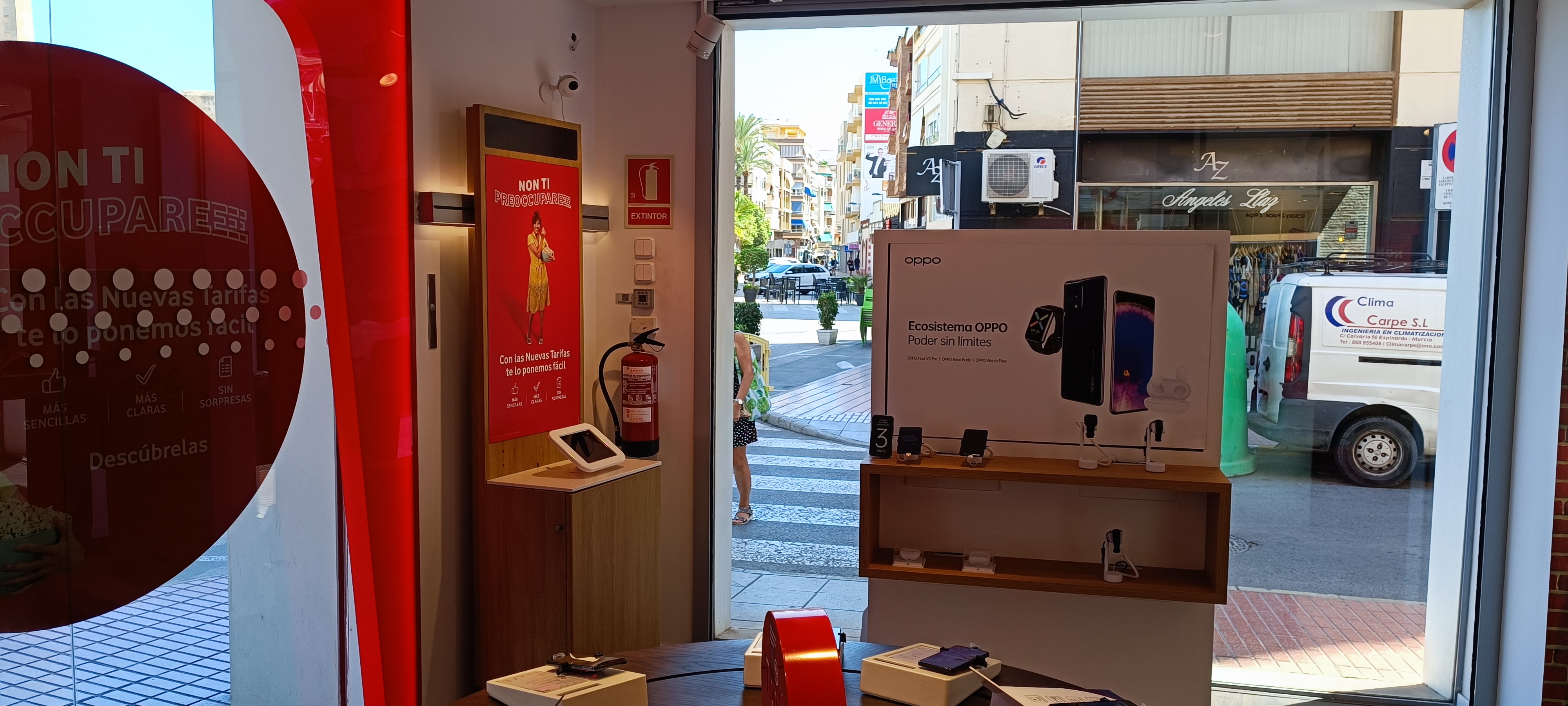 Vodafone Santa Pola - Pza de la Glorieta foto