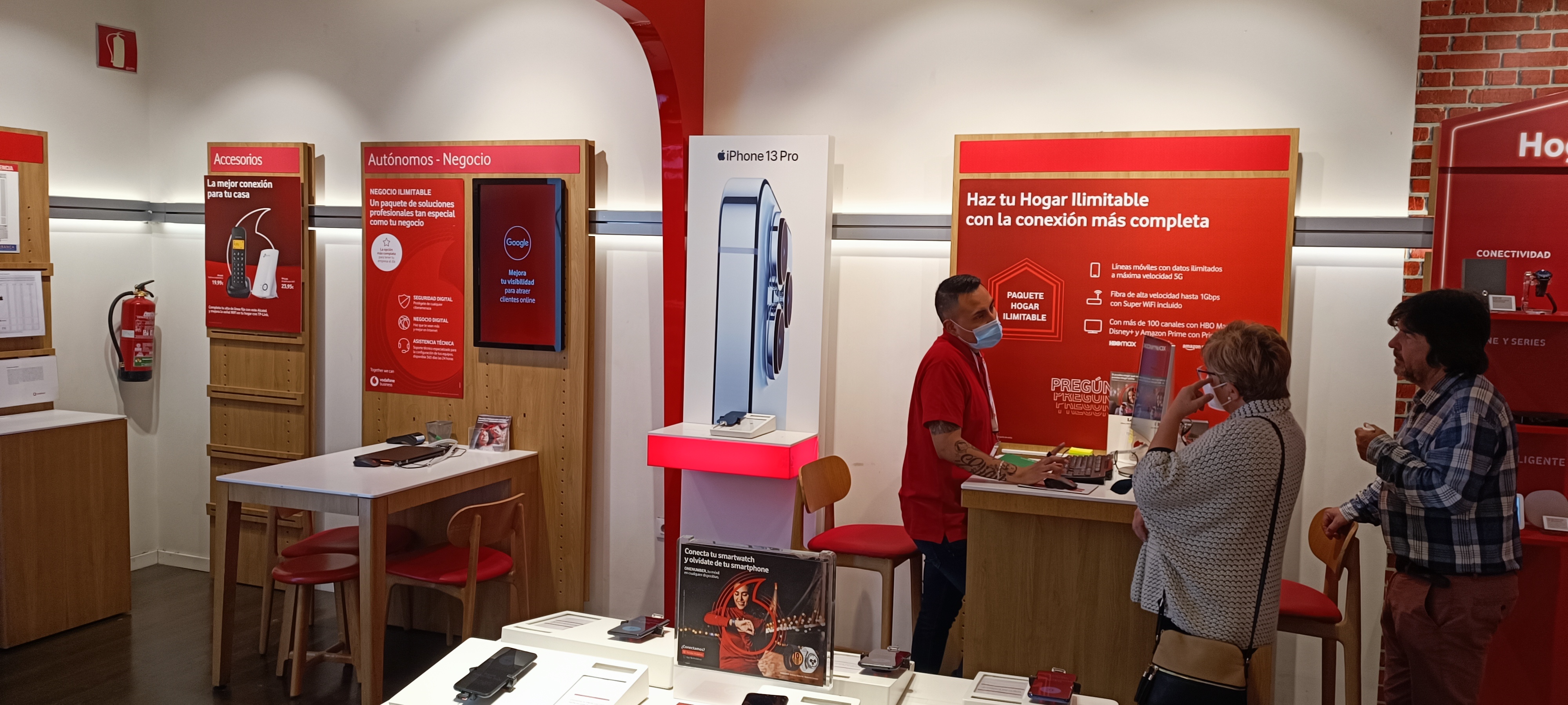 Vodafone Plaza Loranca 2s foto