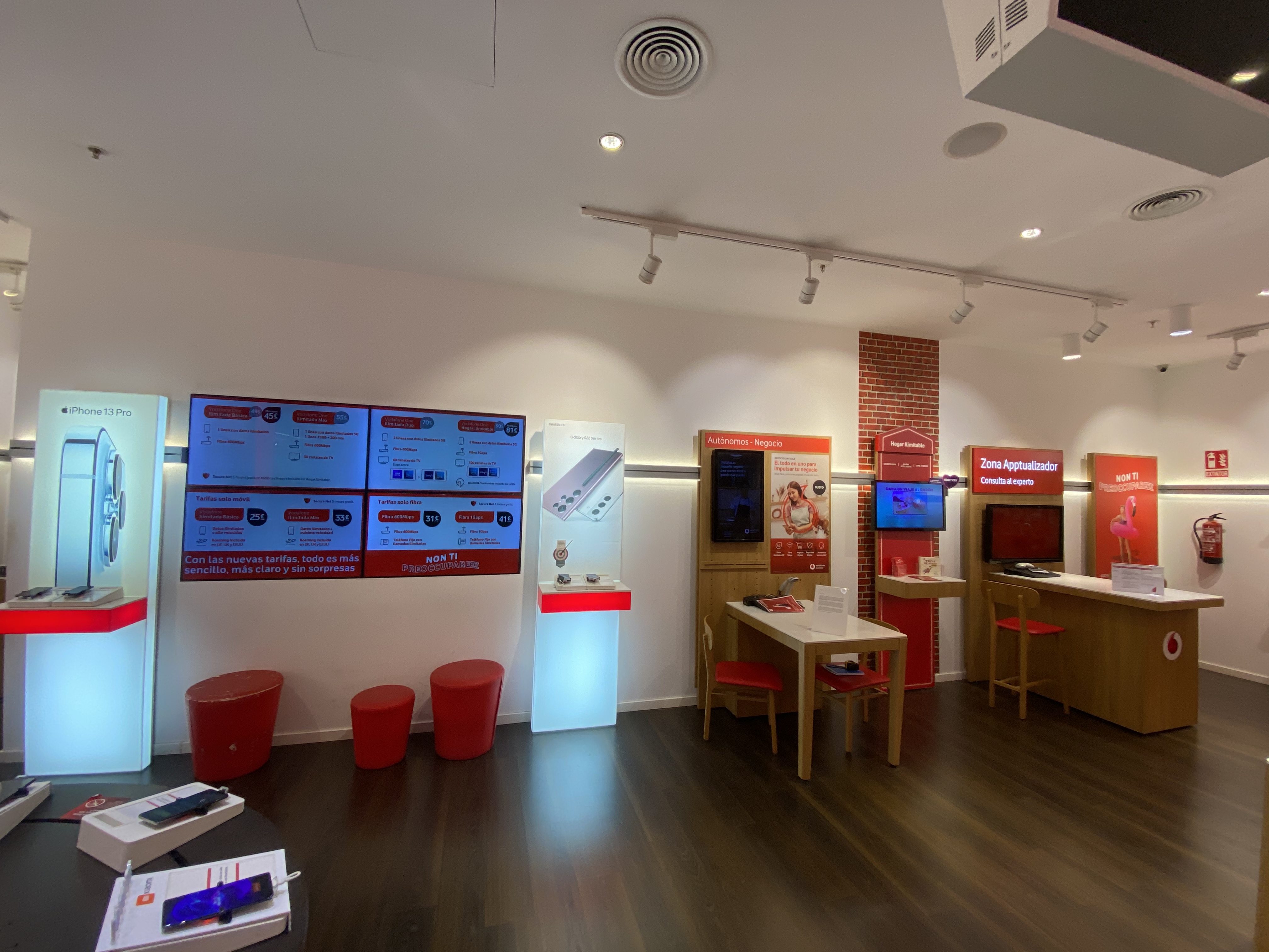 Vodafone CC Portal de la Marina foto
