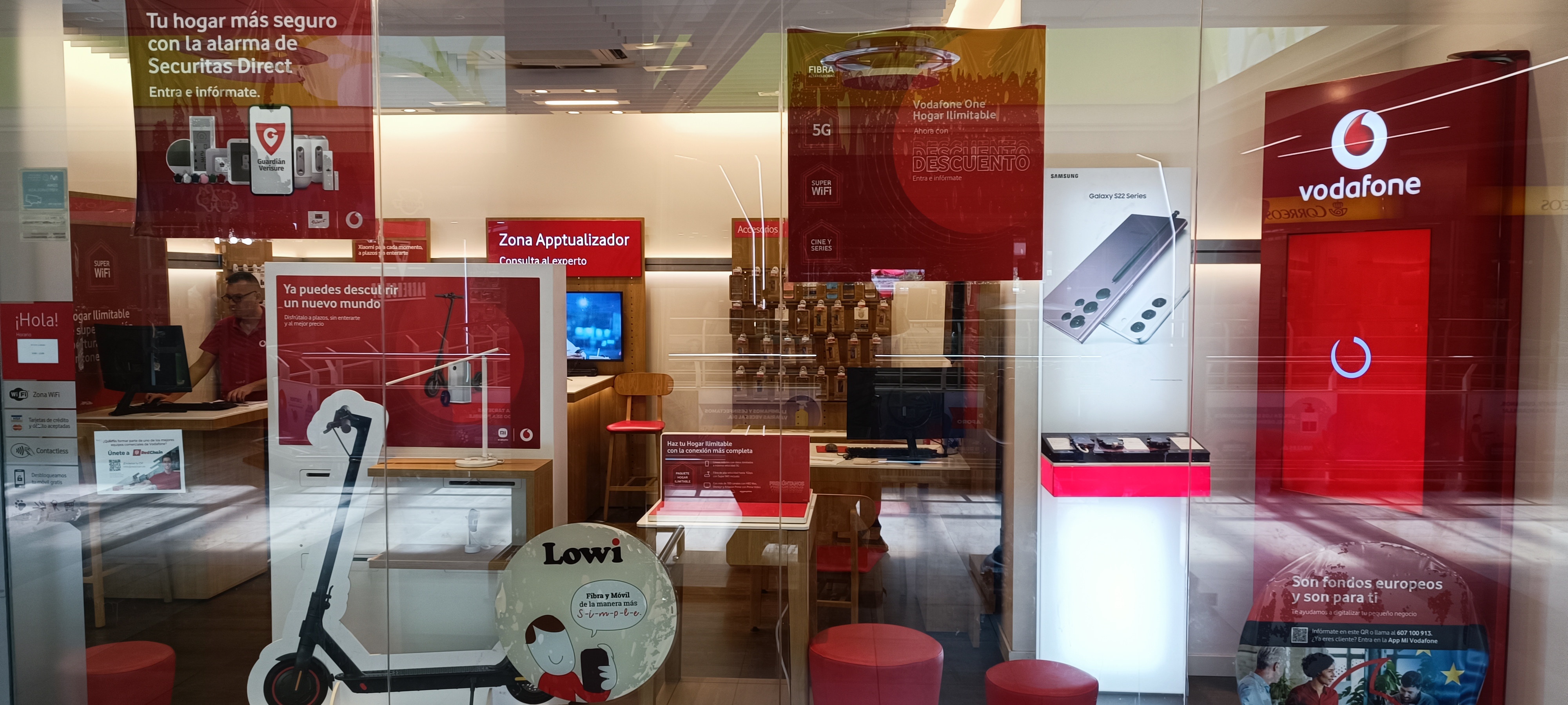 Vodafone Carrefour Collado Villalba foto