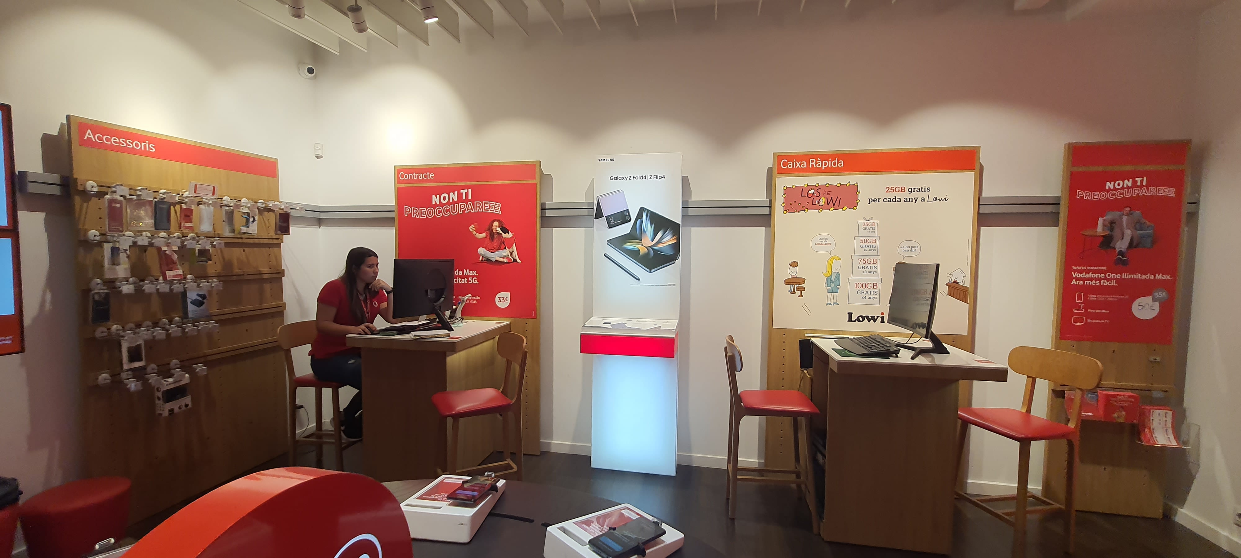 Vodafone Barcelona - CC Arenas foto
