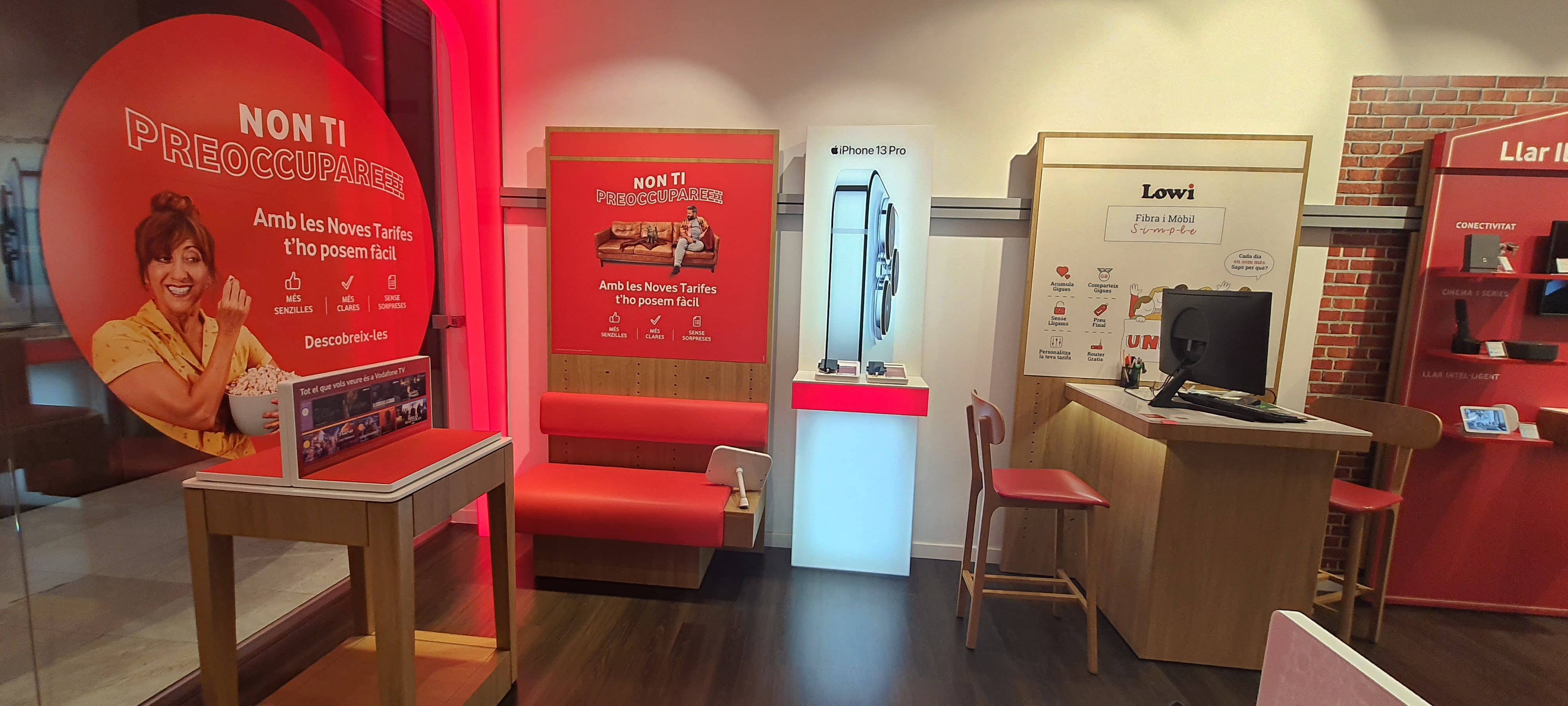 Vodafone Barcelona - CC Arenas foto