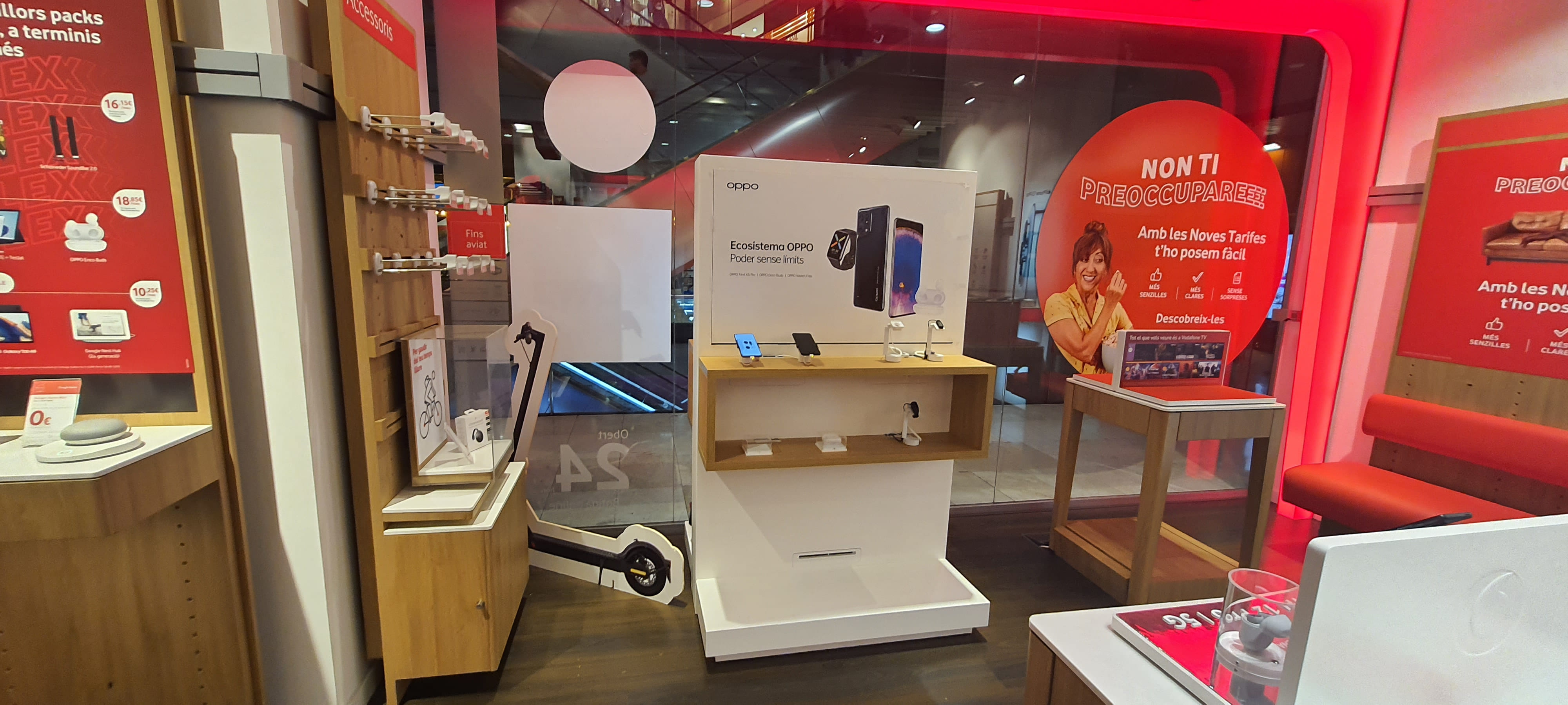 Vodafone Barcelona - CC Arenas foto