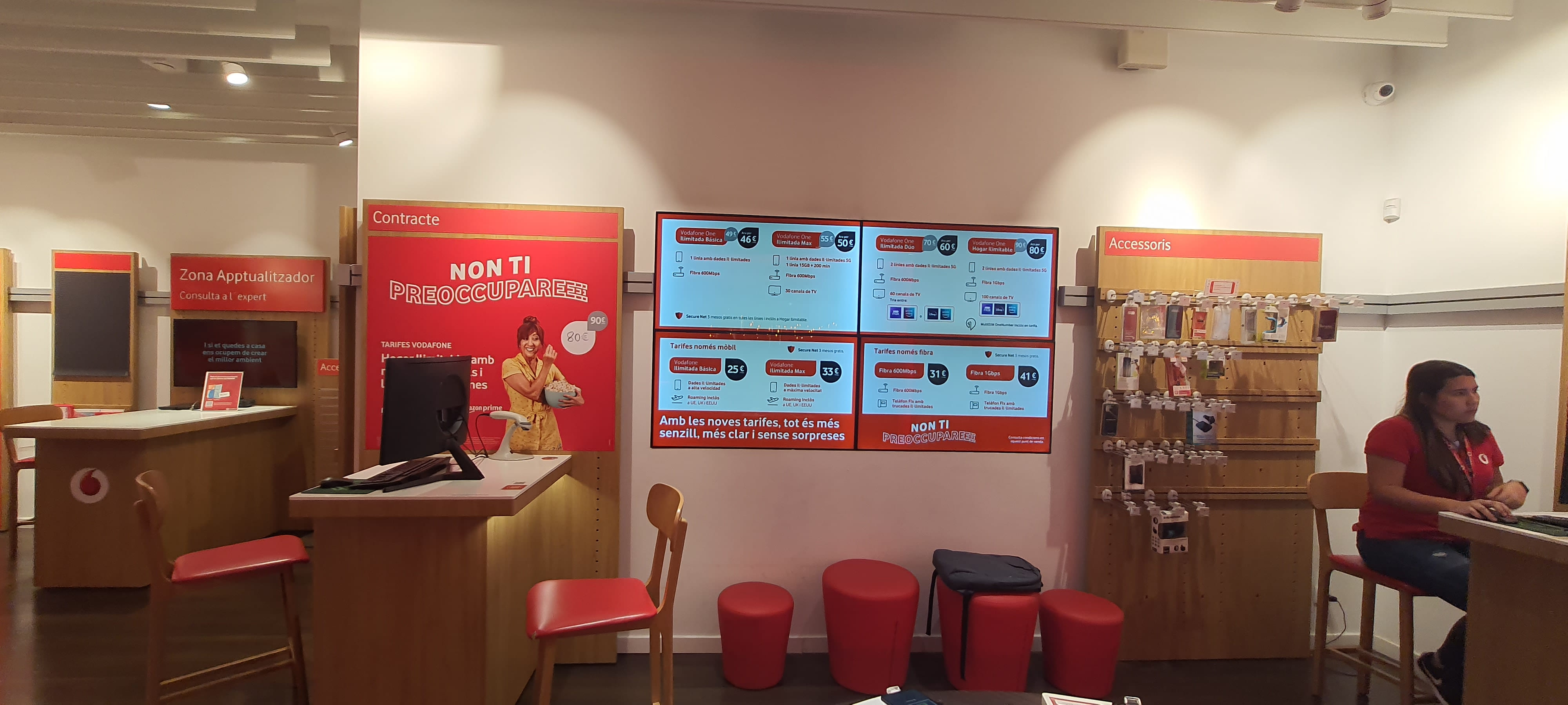 Vodafone Barcelona - CC Arenas foto