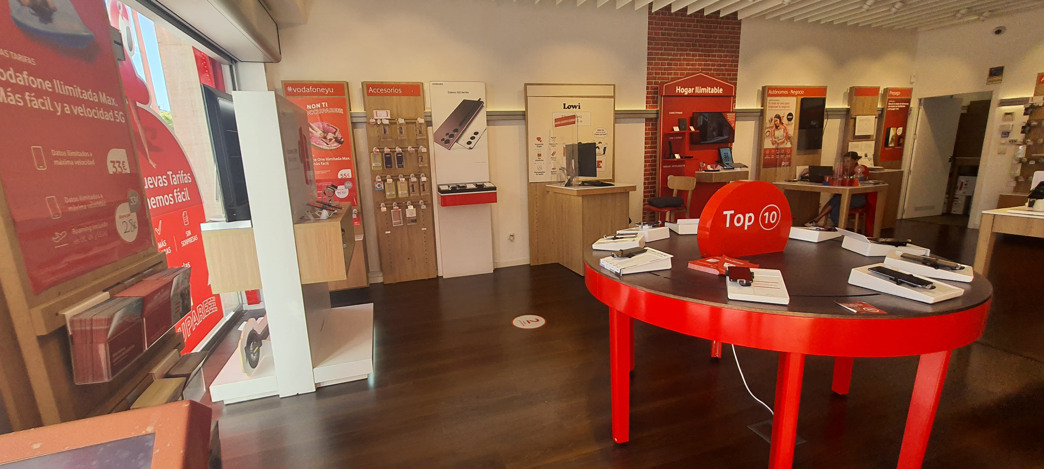 Vodafone Chiclana - Bodegas foto