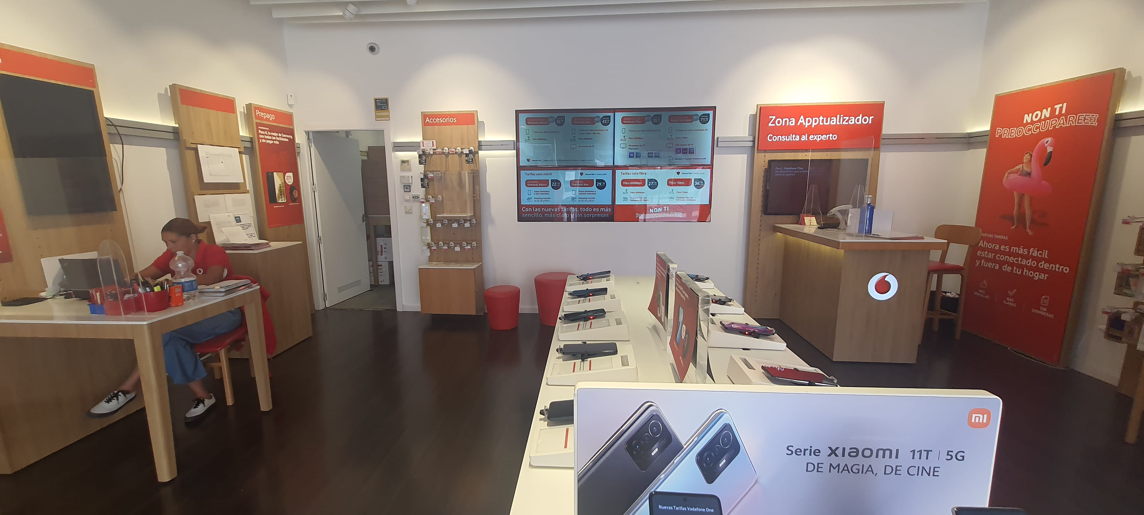 Vodafone Chiclana - Bodegas foto