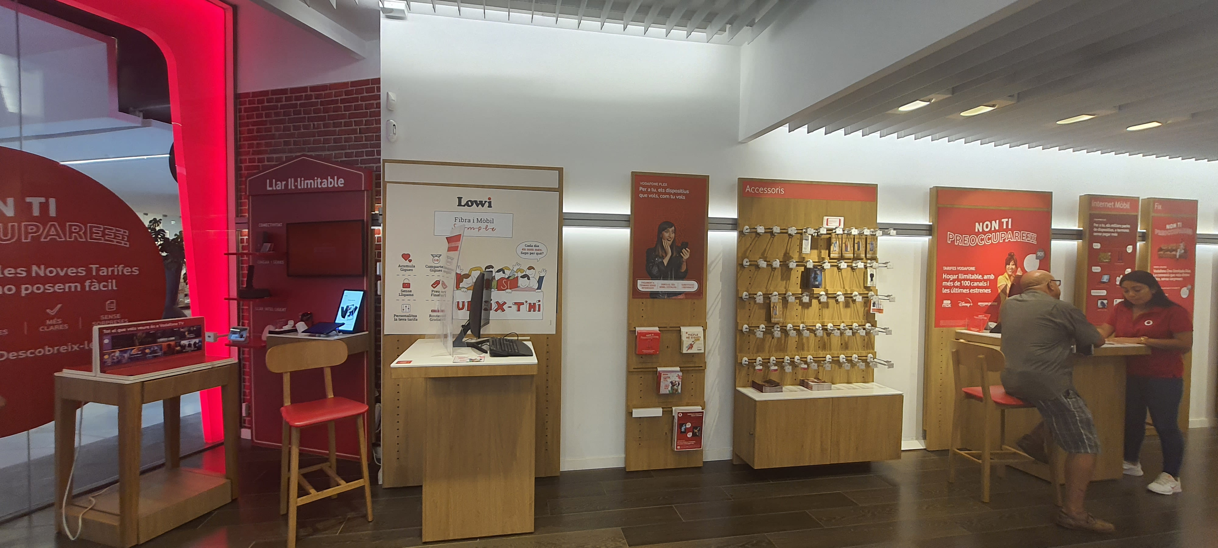 Vodafone Barcelona - CC Glories foto