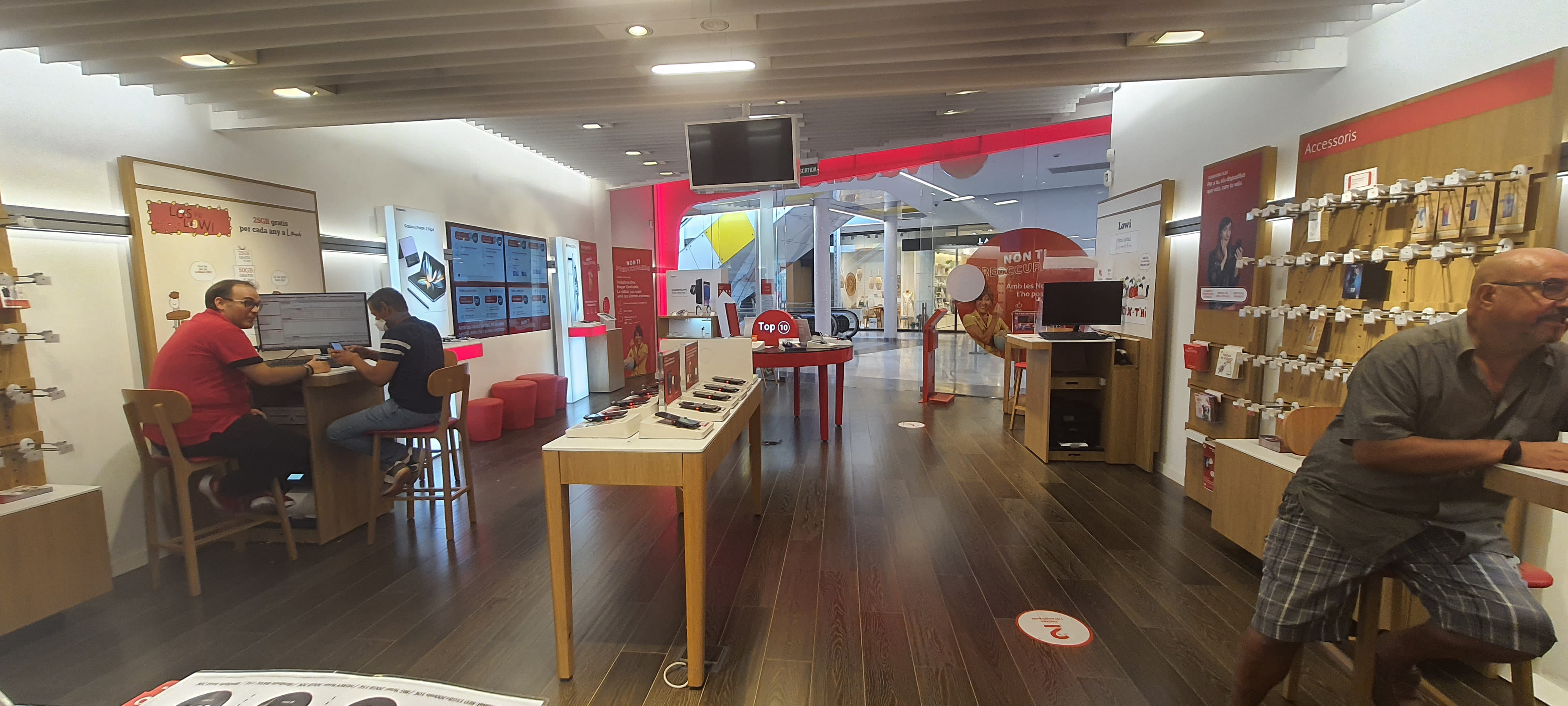 Vodafone Barcelona - CC Glories foto
