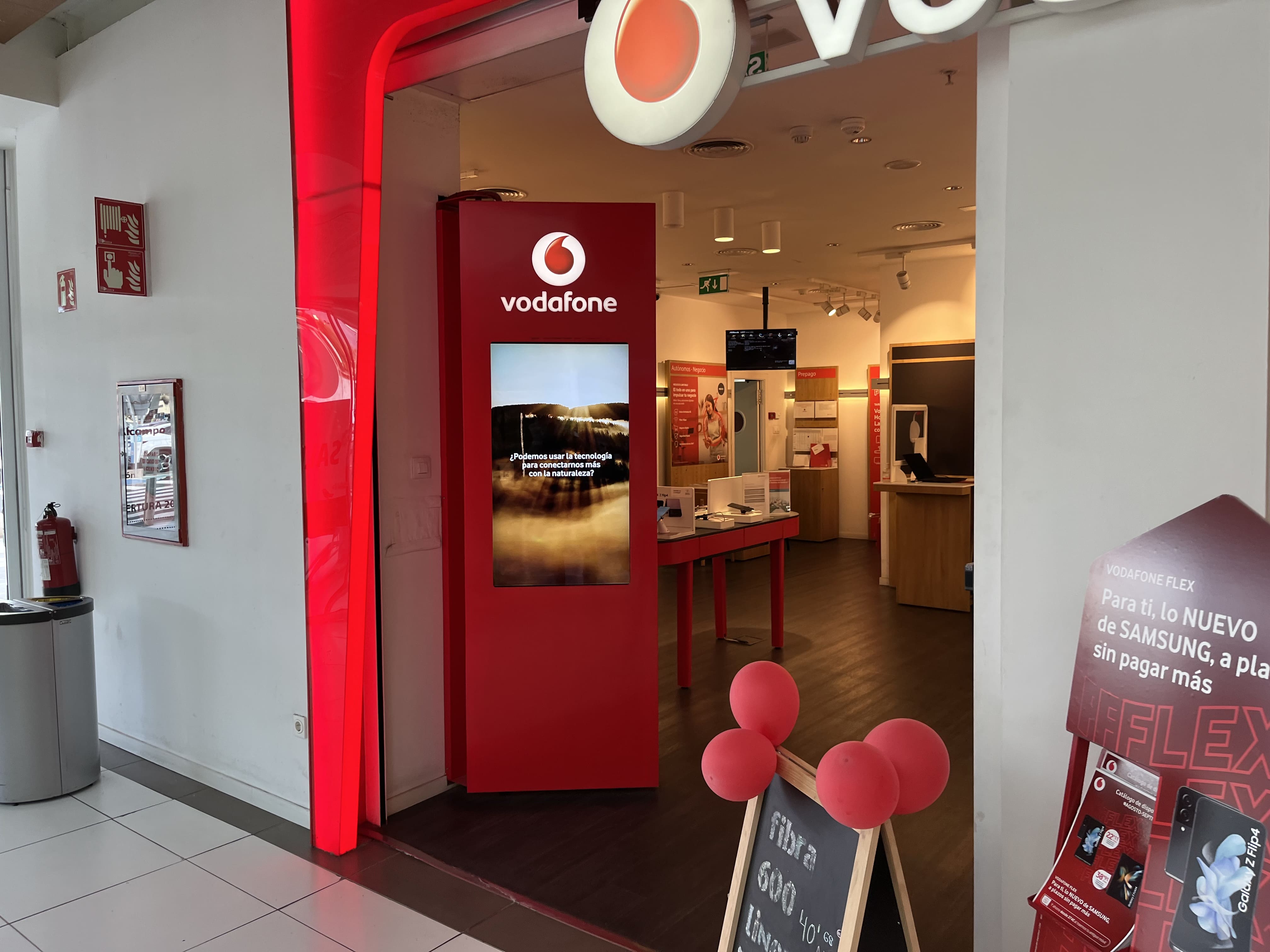 Vodafone Alcampo Telde foto