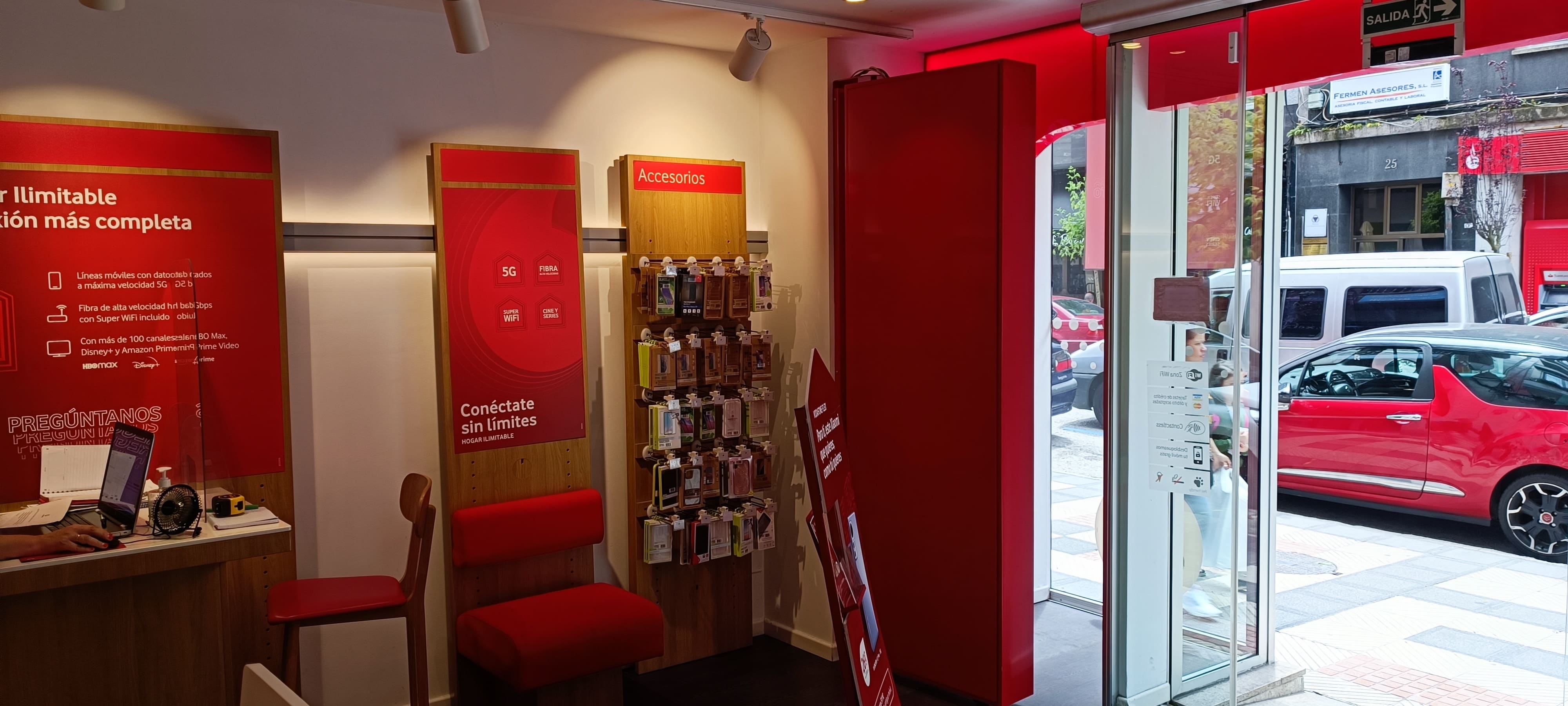 Vodafone Mieres - Manuel Llaneza foto