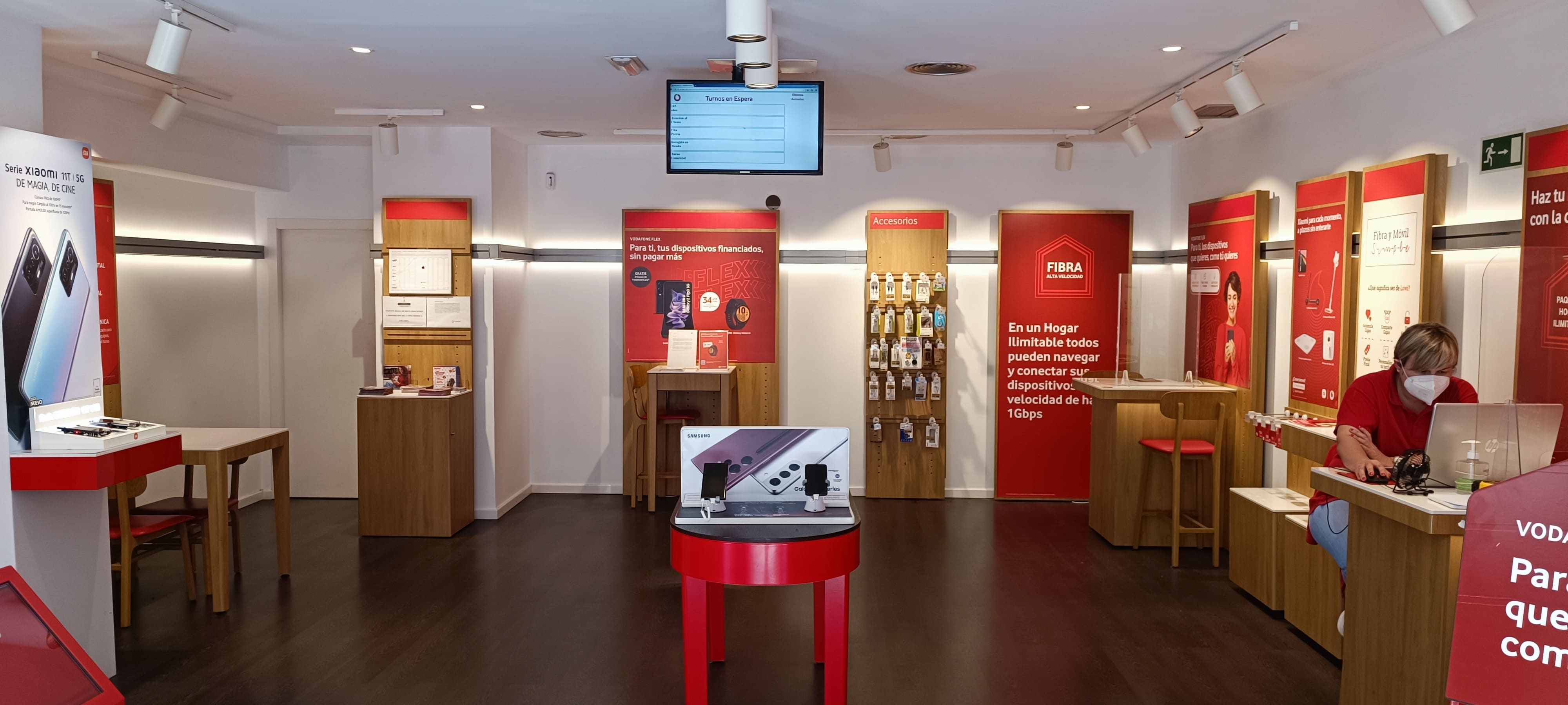 Vodafone Mieres - Manuel Llaneza foto