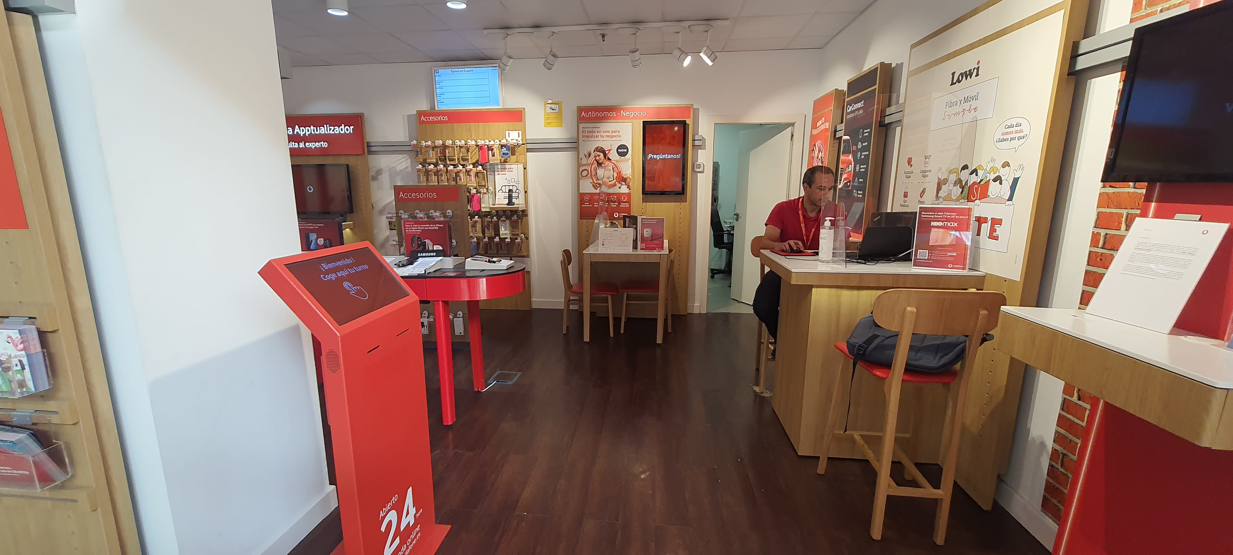 Vodafone Sevilla - CC Alcampo foto