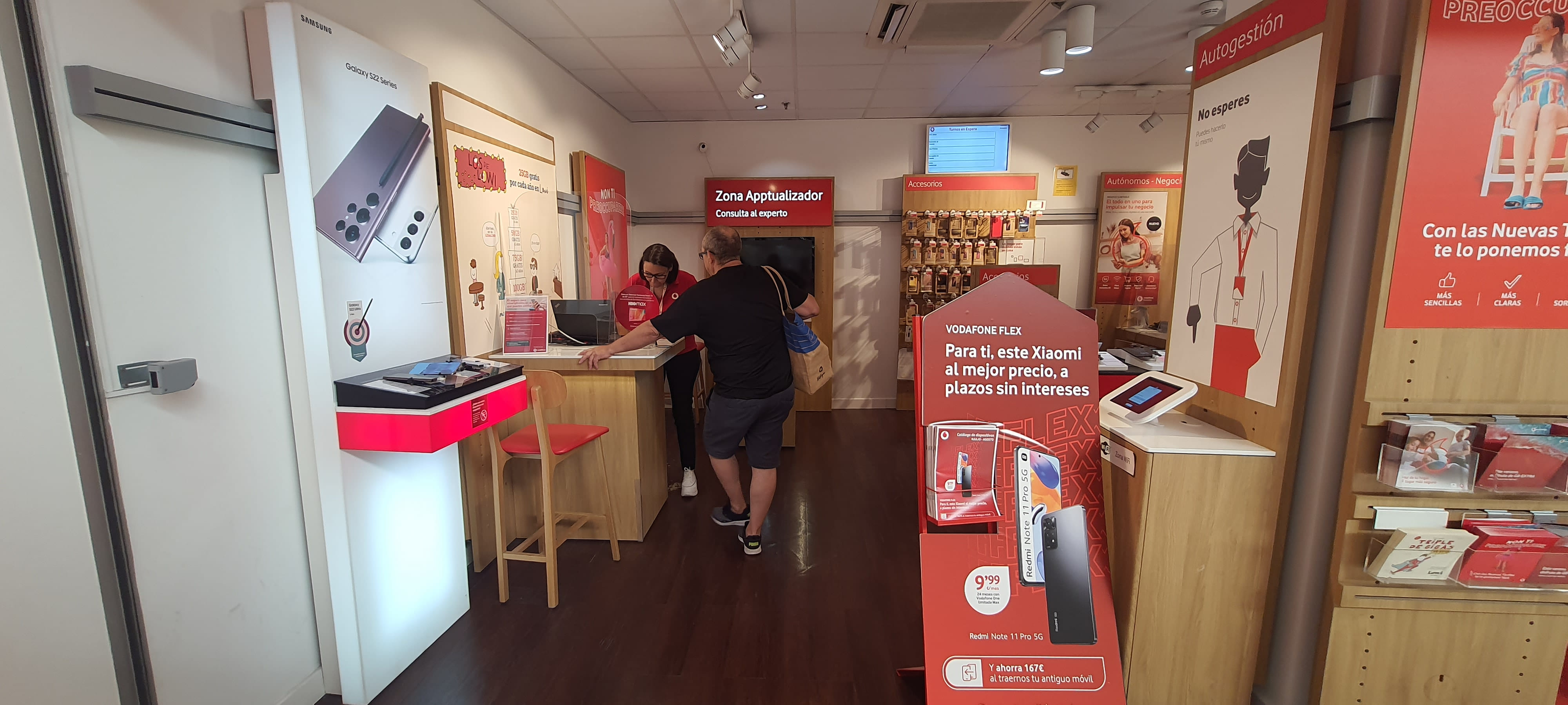 Vodafone Sevilla - CC Alcampo foto