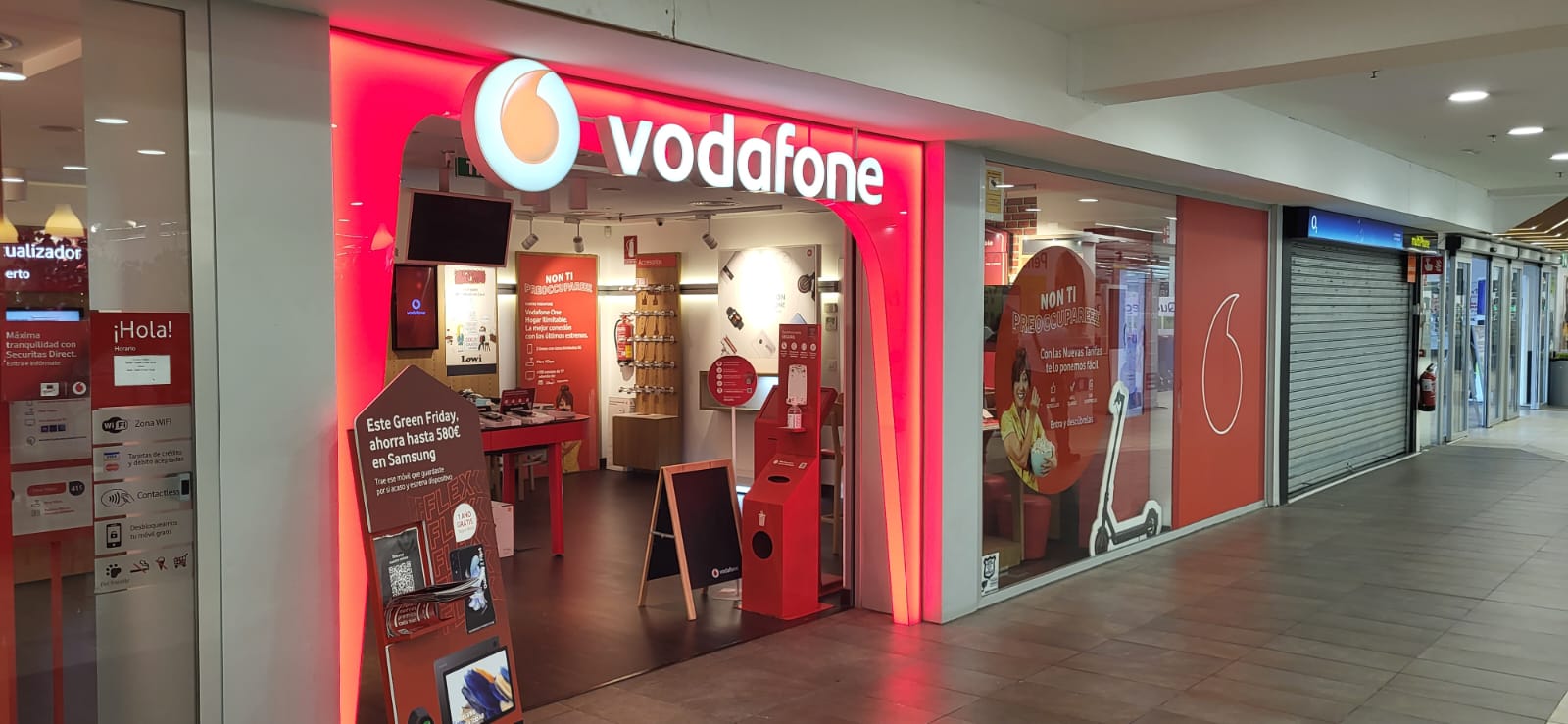 Vodafone Carrefour Almeria