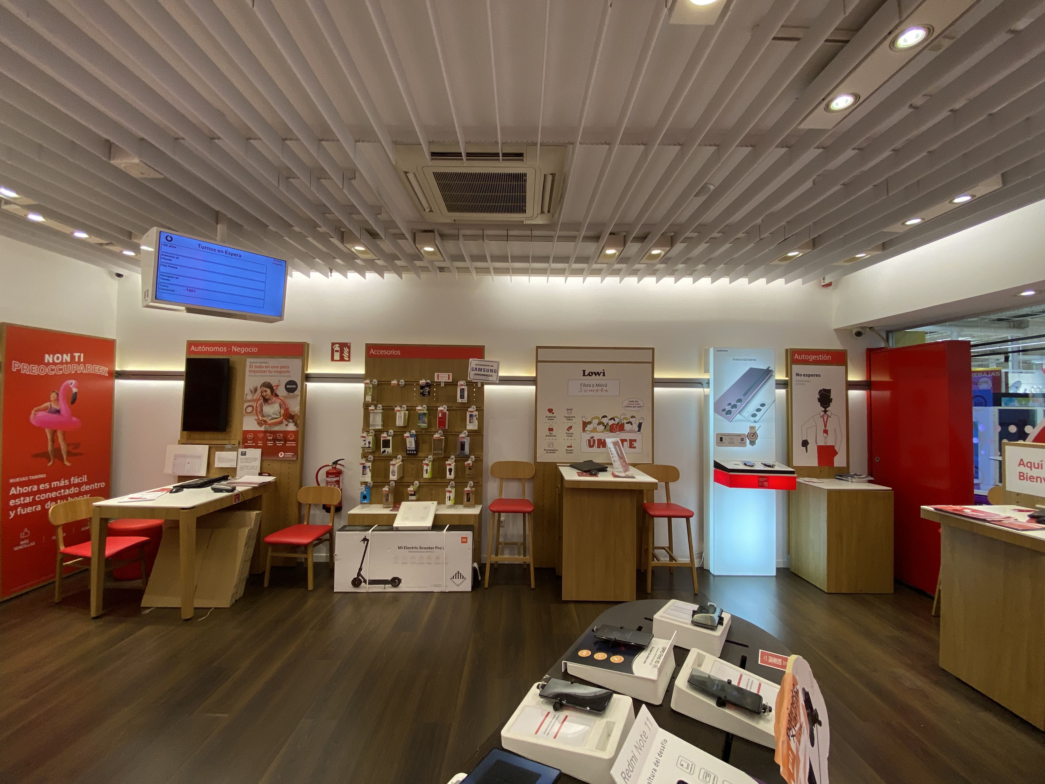 Vodafone Málaga - CC Alameda foto