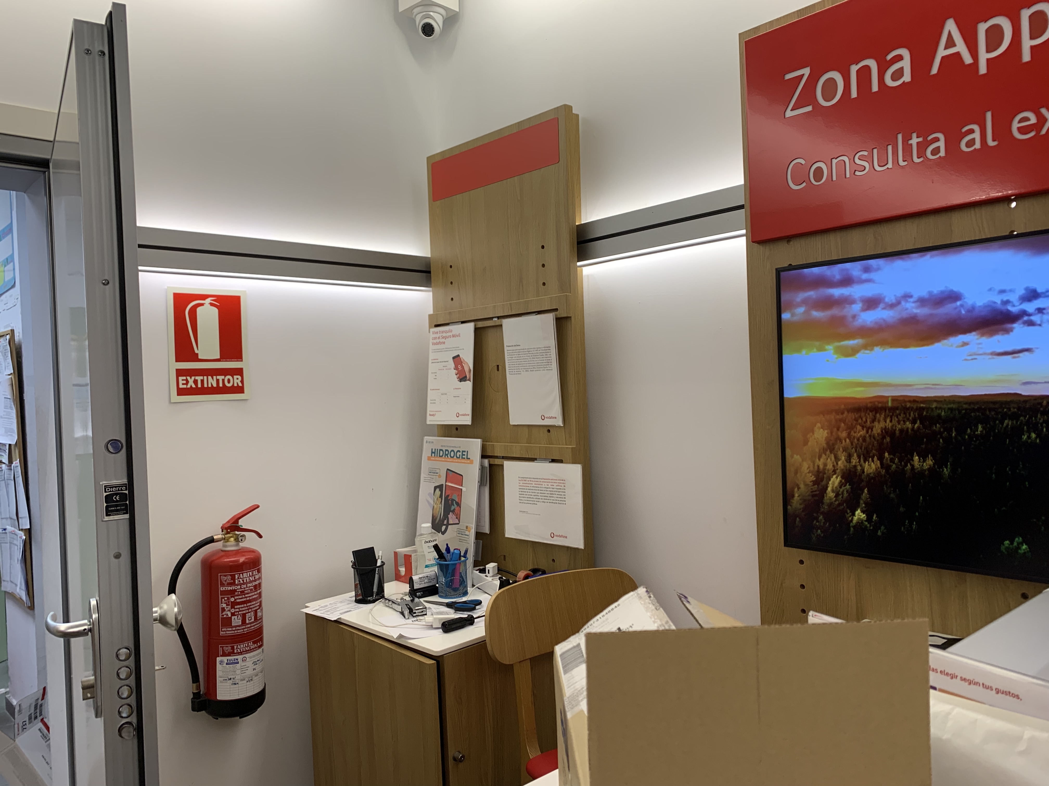 Vodafone Las Palmas - Mesa y López foto