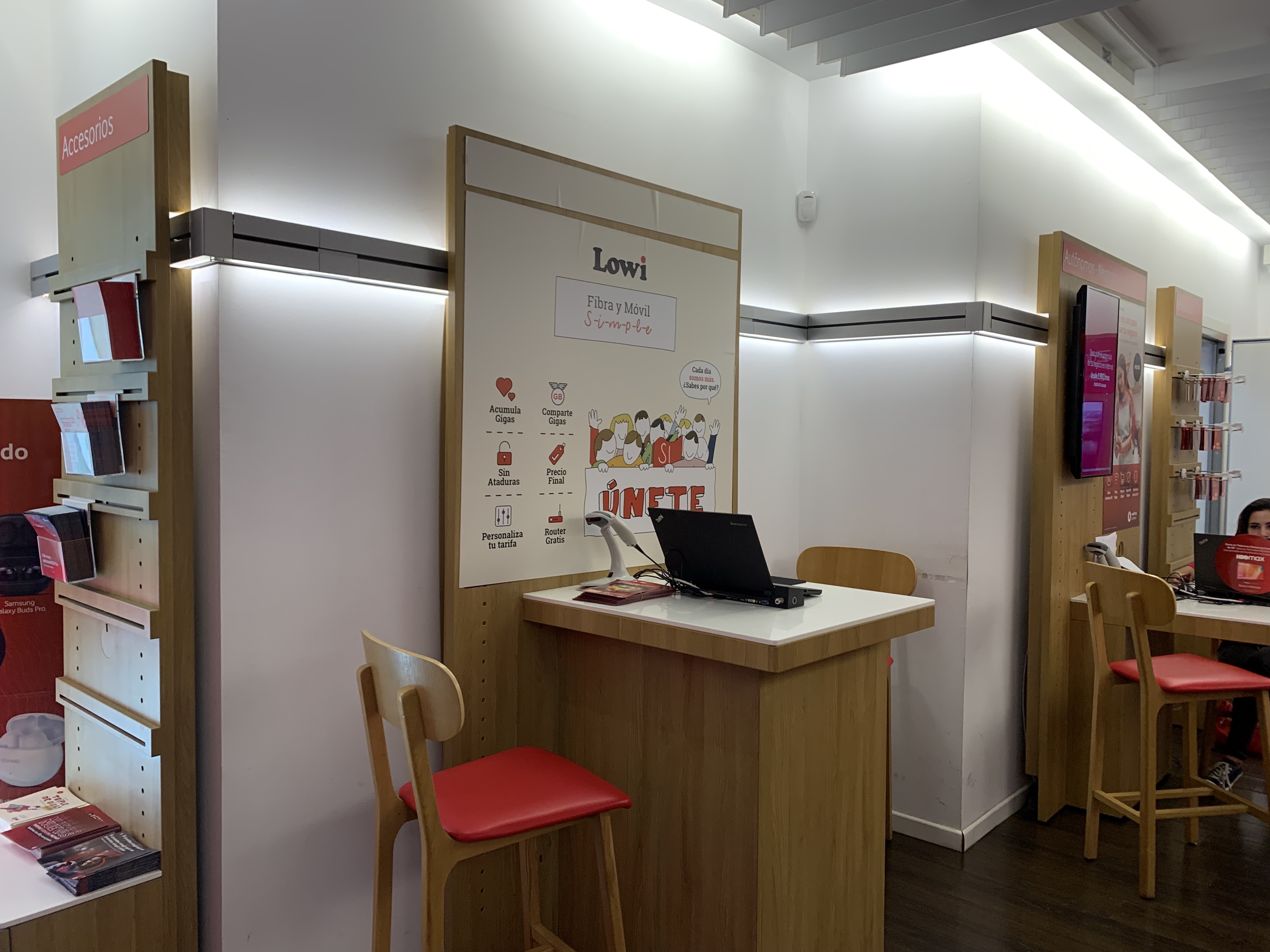 Vodafone Las Palmas - Mesa y López foto