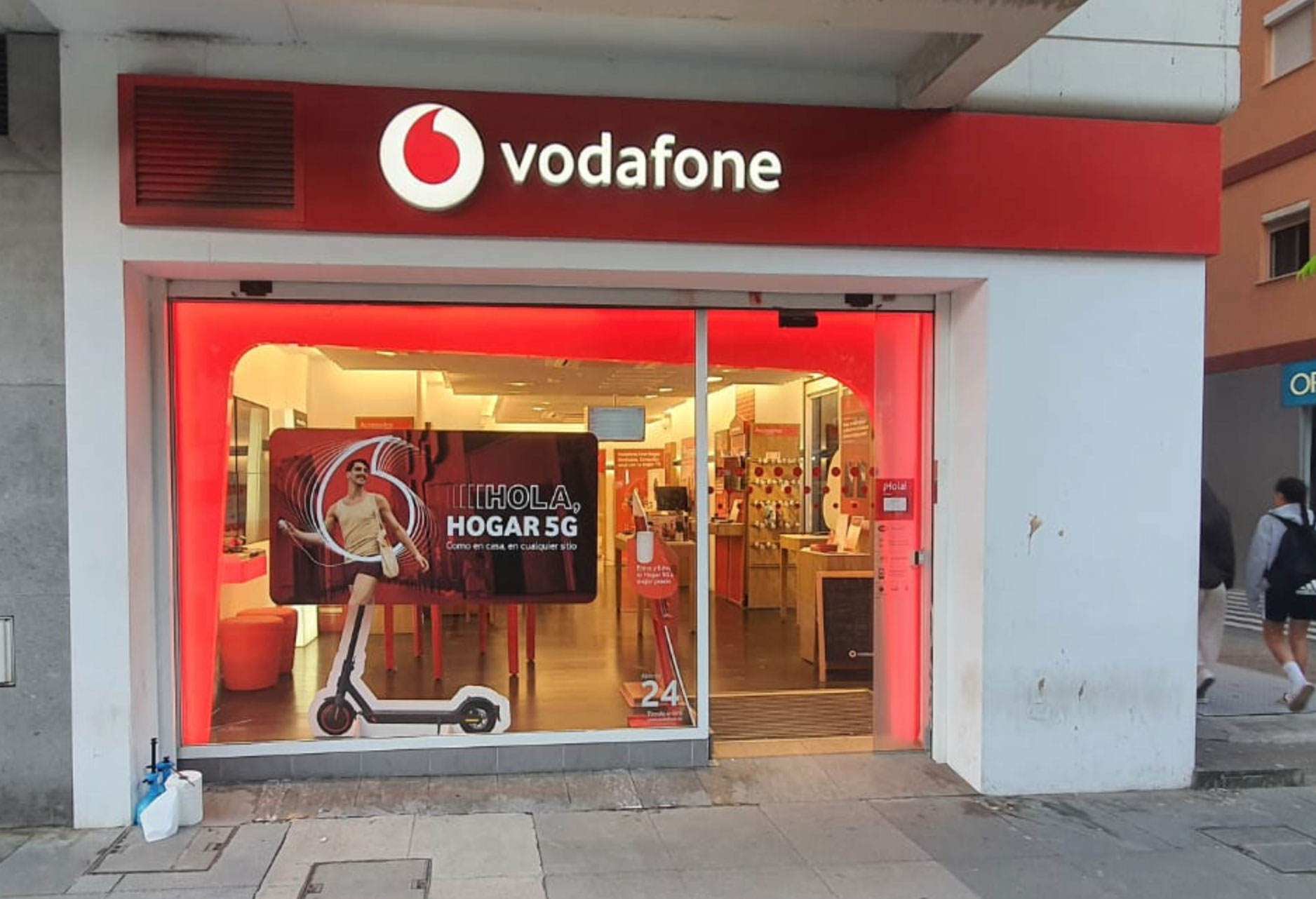 Vodafone Las Palmas - Mesa y López foto