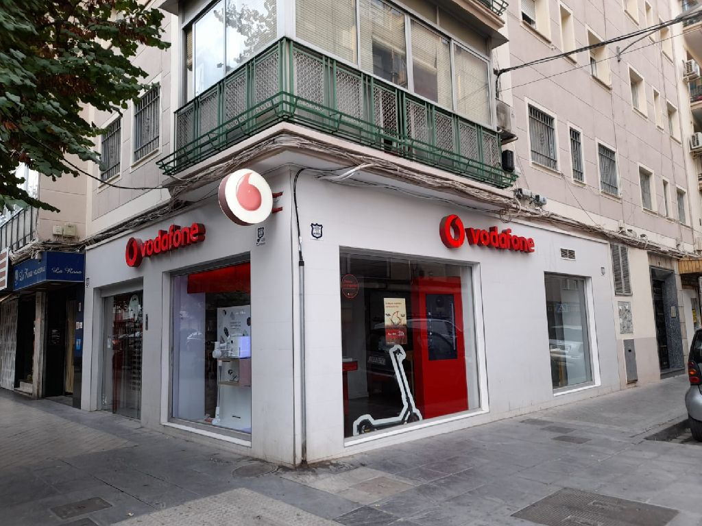 Vodafone Granada - Avda. Dilar foto