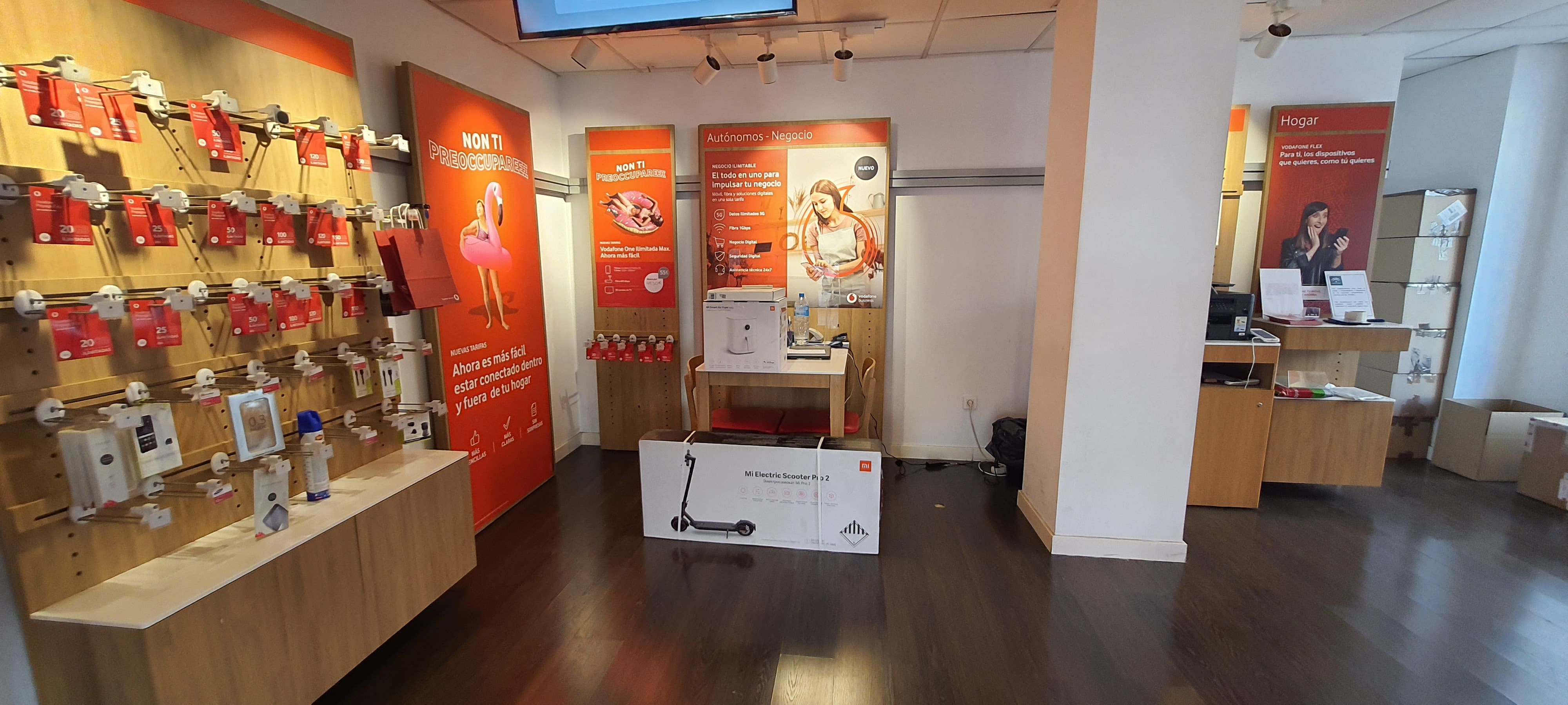Vodafone Granada - Avda. Dilar foto