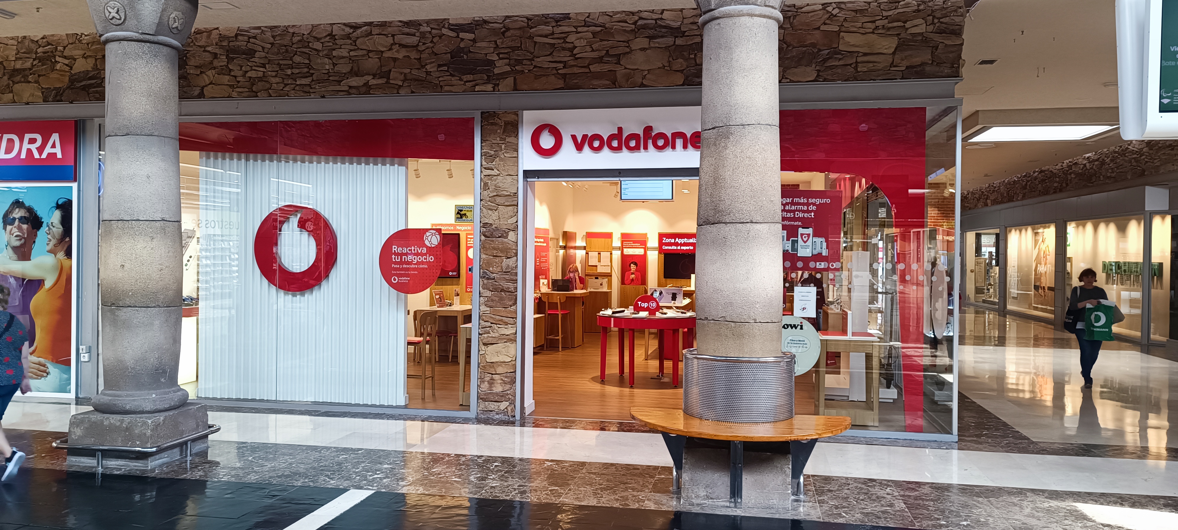 Vodafone Trasona Avilés foto