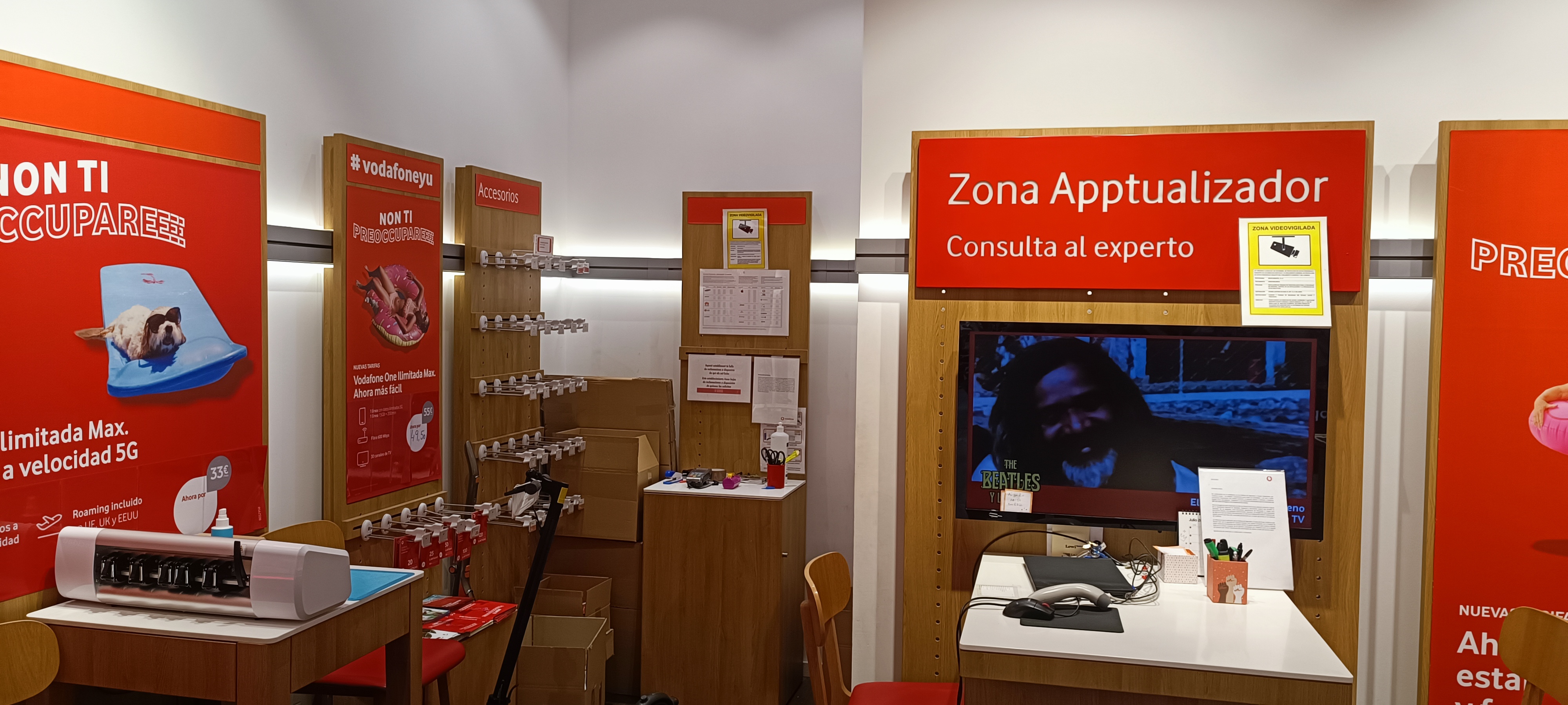 Vodafone Castellón - CC Salera foto