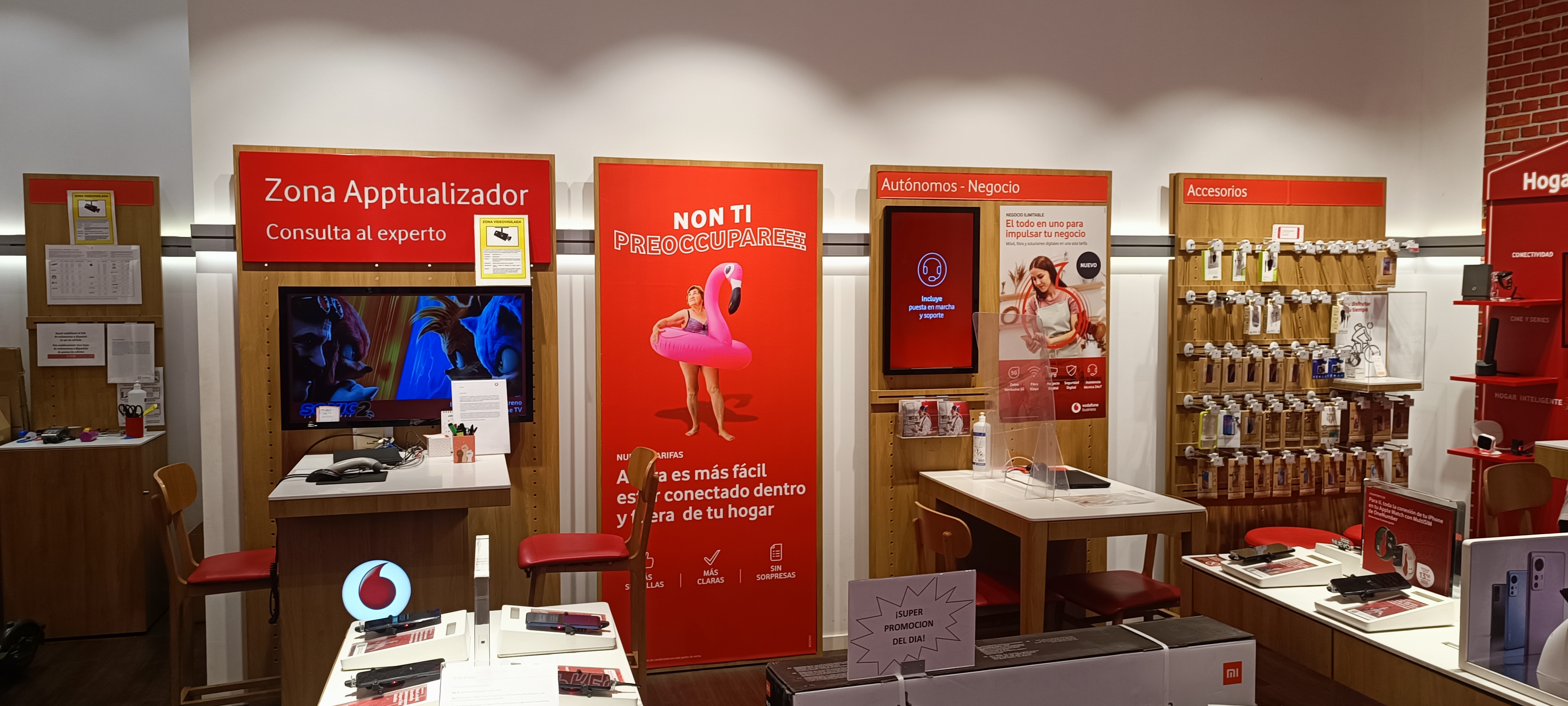 Vodafone Castellón - CC Salera foto