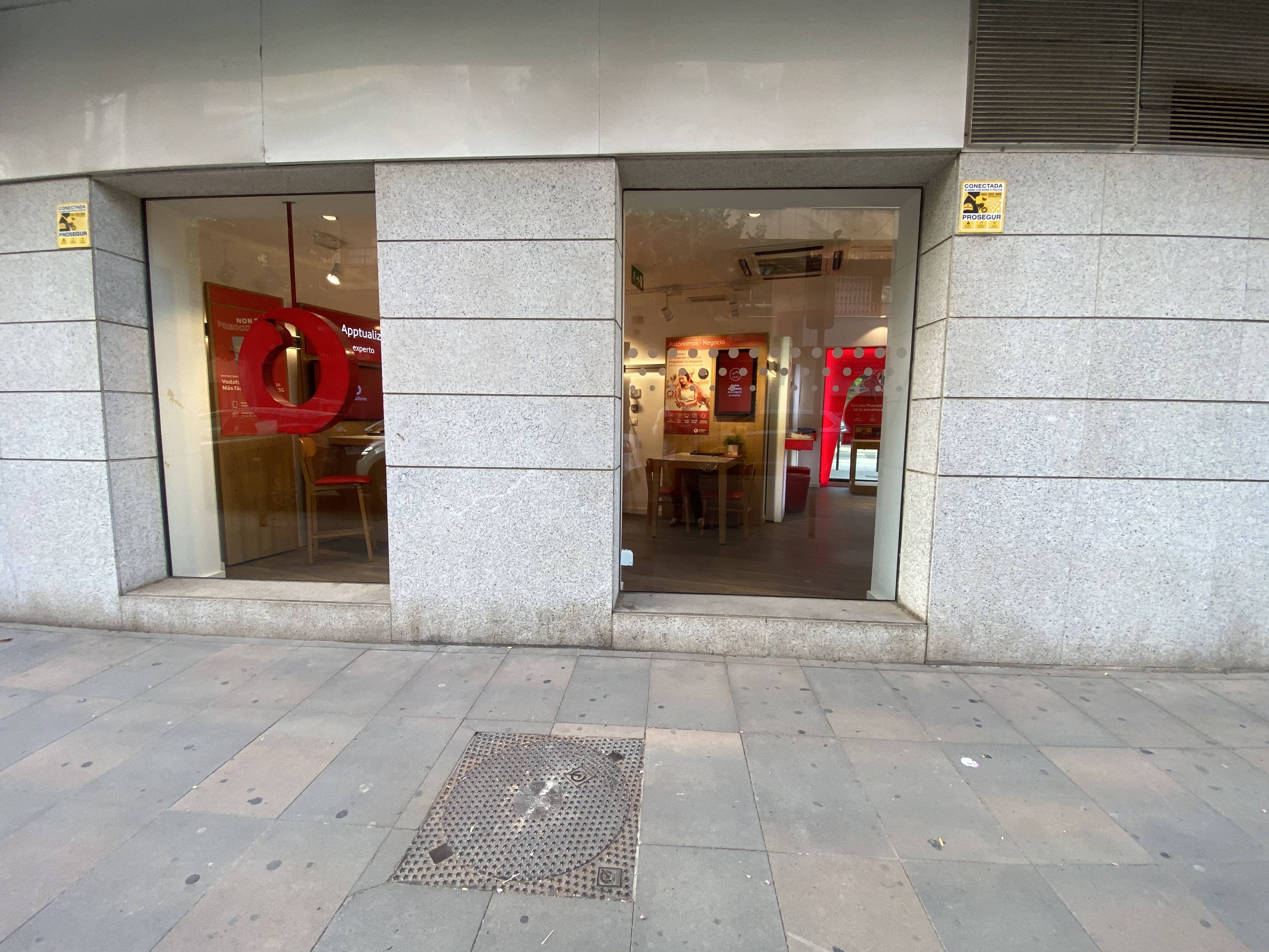 Vodafone Quart de Poblet - Trafalgar foto