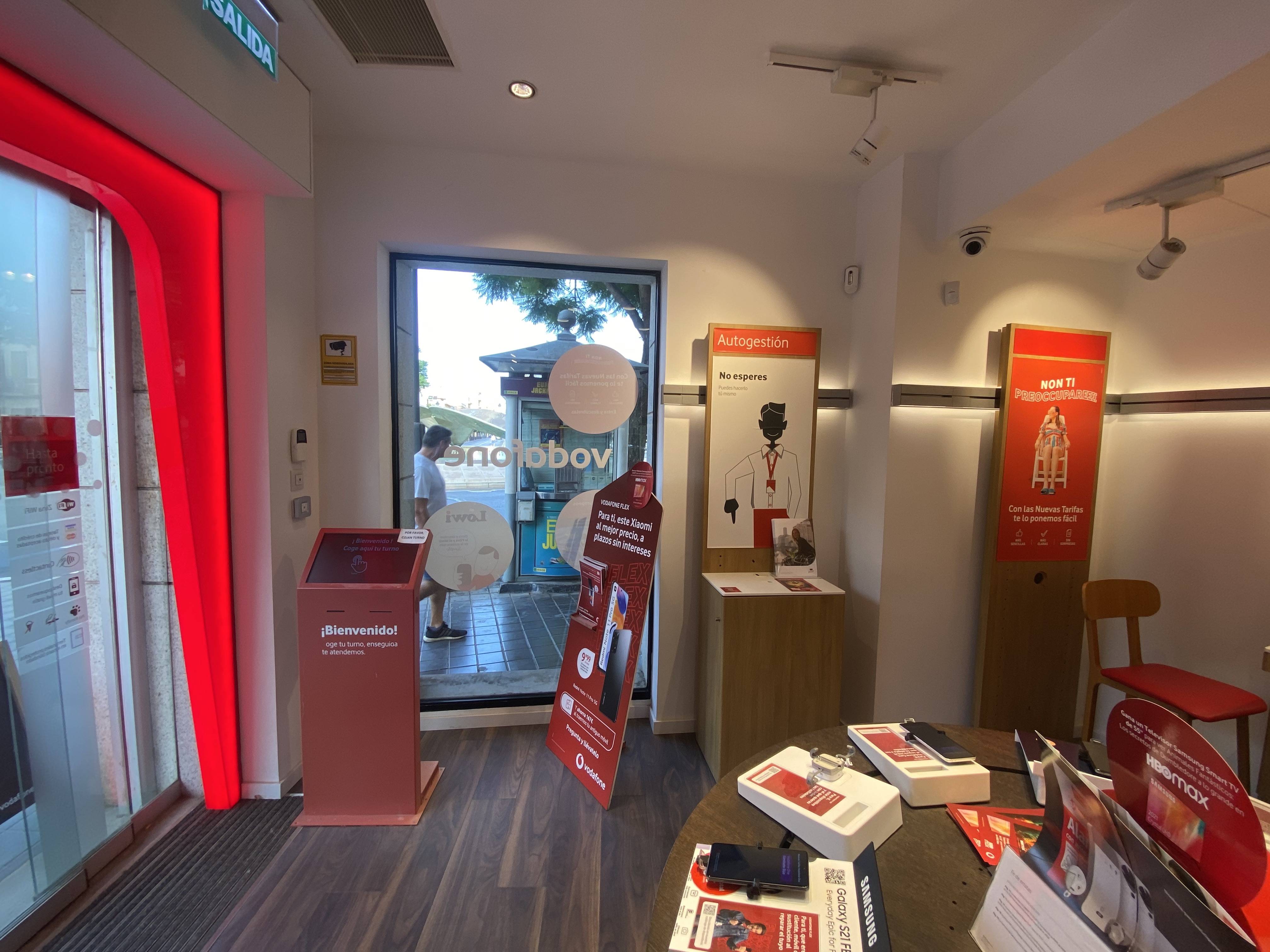 Vodafone Quart de Poblet - Trafalgar foto