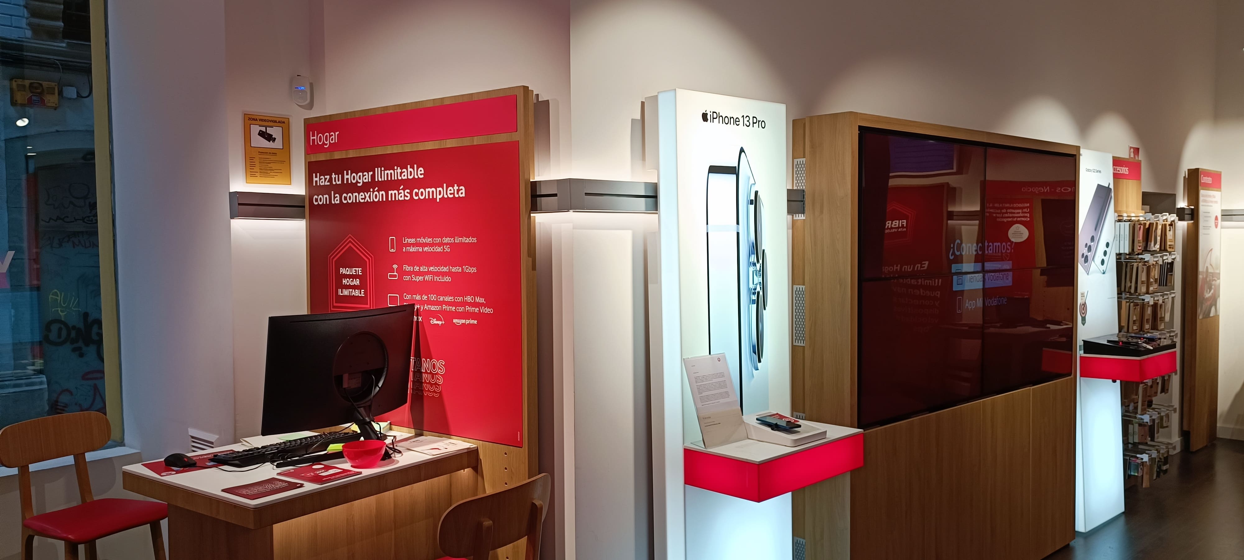 Vodafone Gijón - Los Moros foto