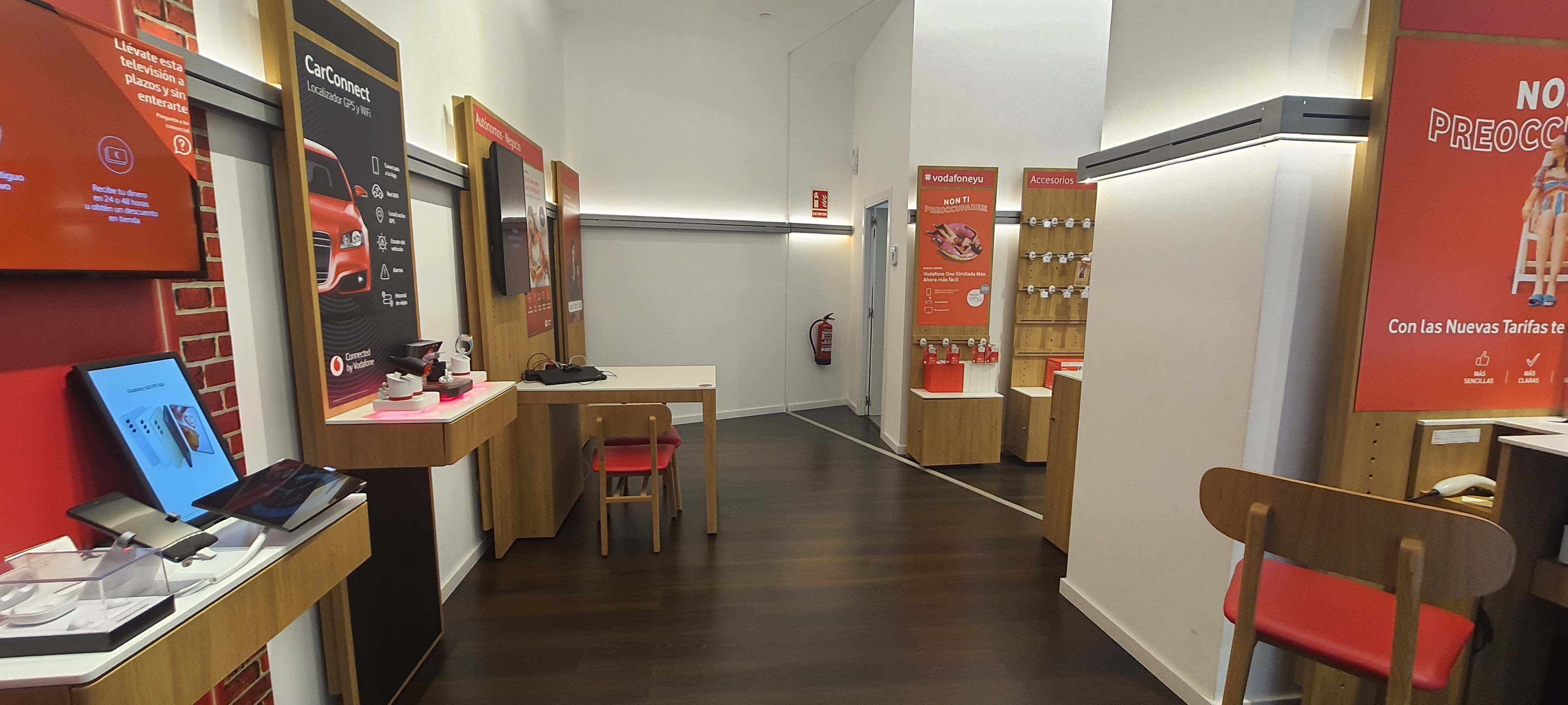 Vodafone CC Torrecárdenas foto