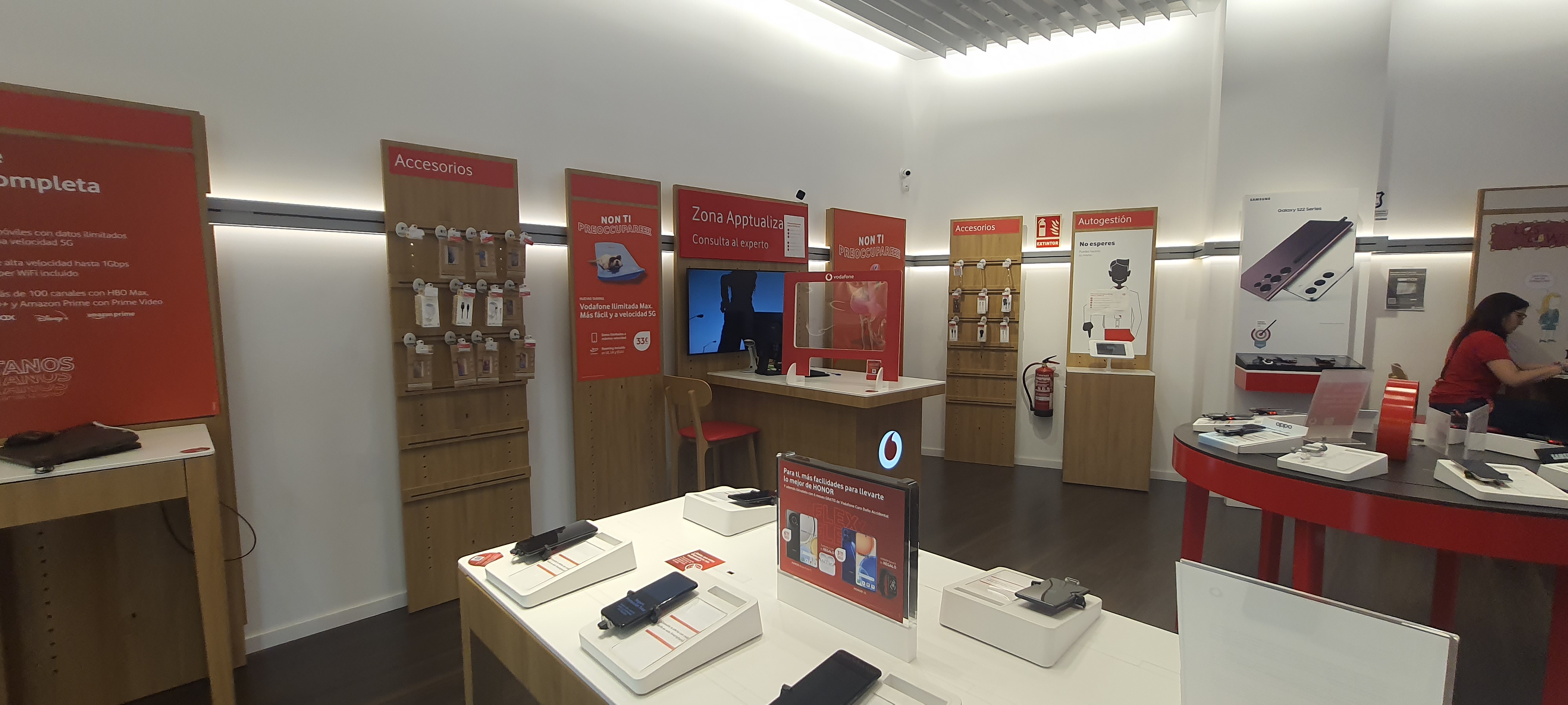 Vodafone CC Torrecárdenas foto