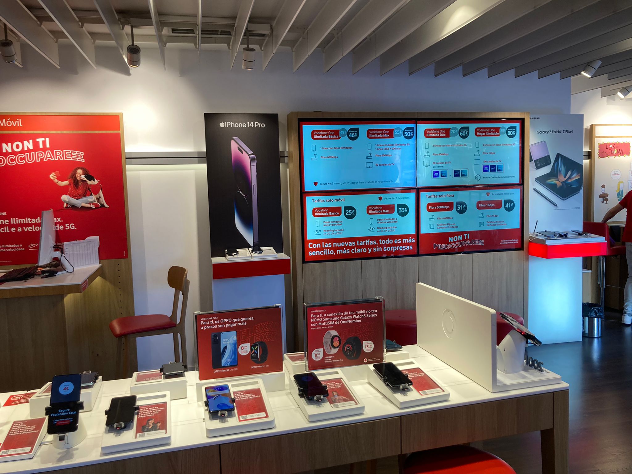 Vodafone Plaza Pontevedra foto