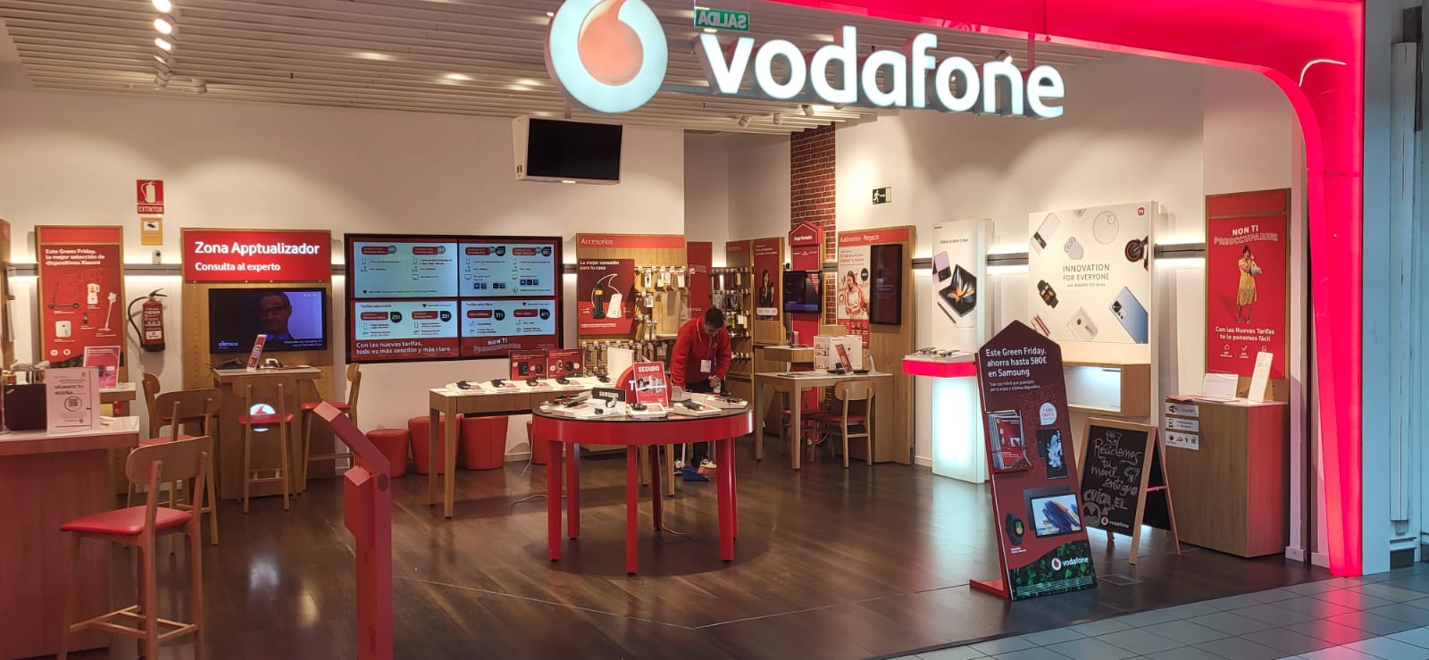 Vodafone Zaragoza - Los Enlaces foto