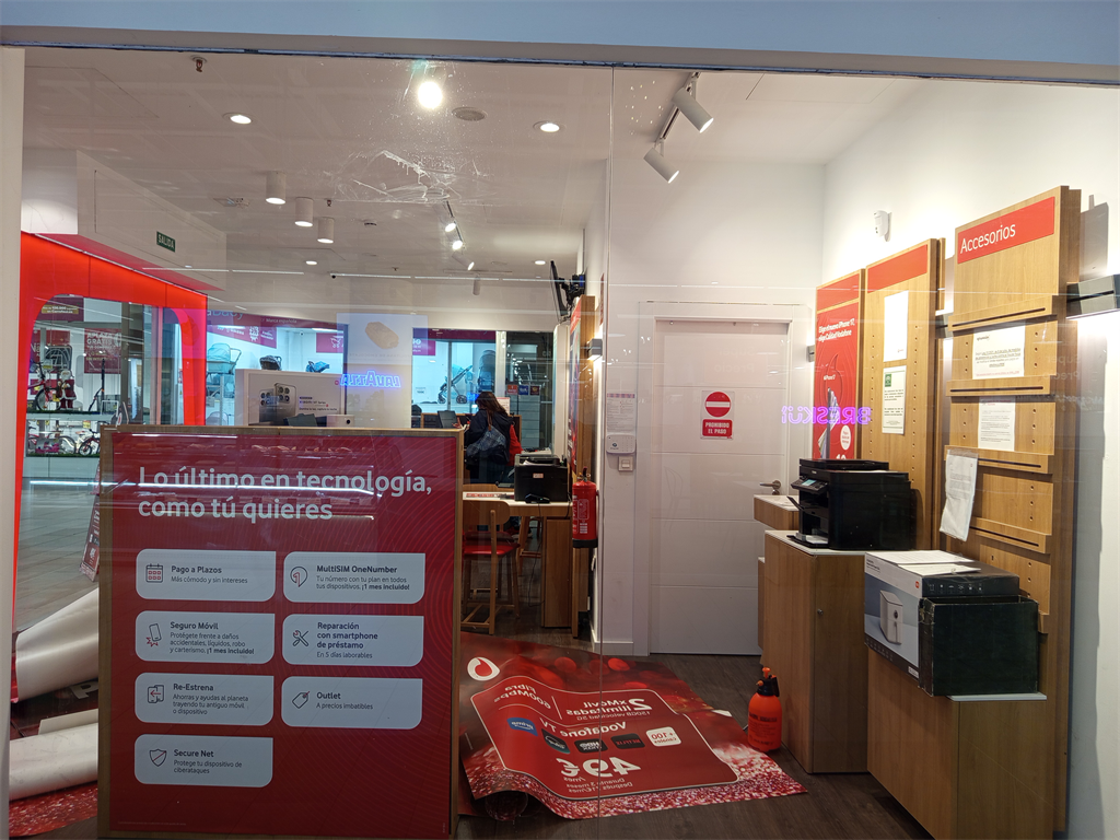 Vodafone Granada - Carrefour Armilla foto