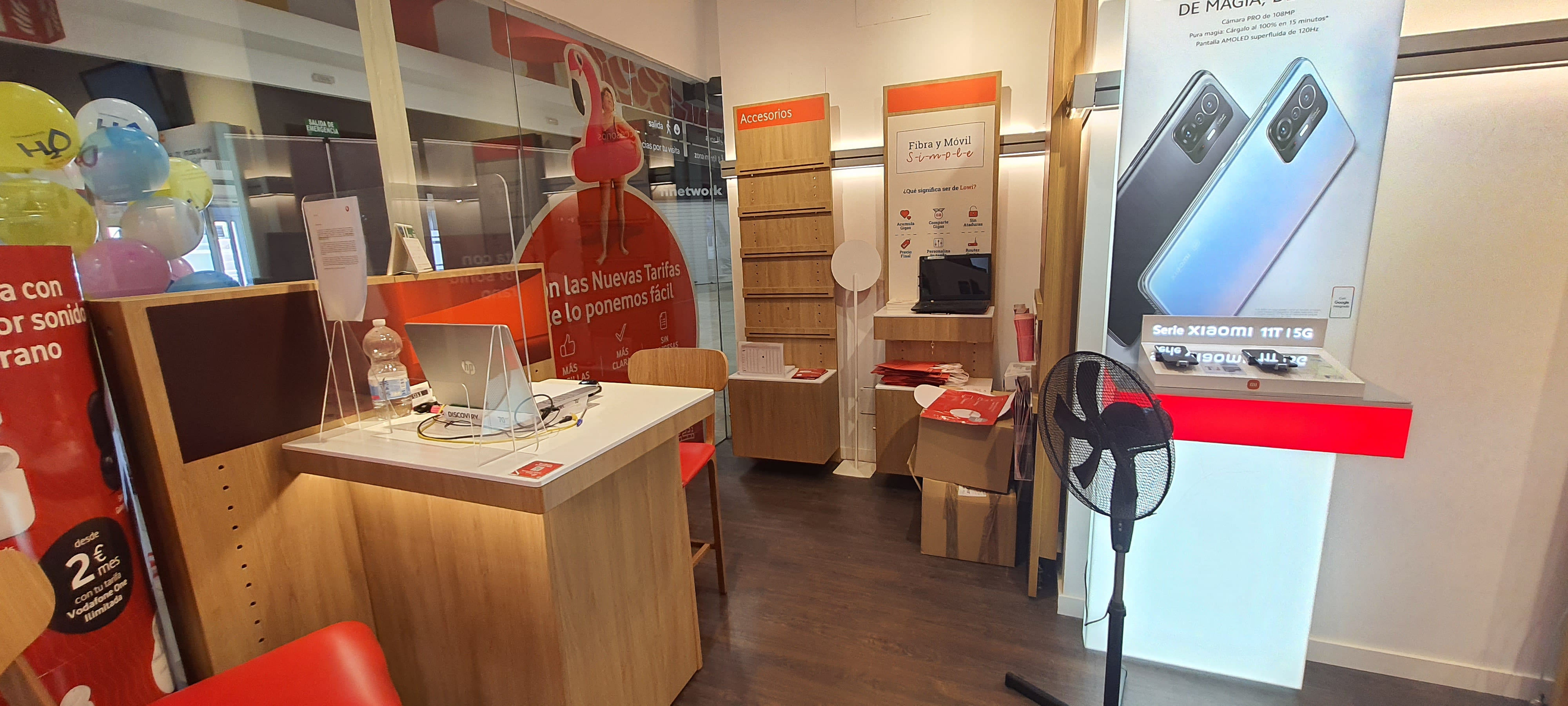 Vodafone Granada - Carrefour Armilla foto