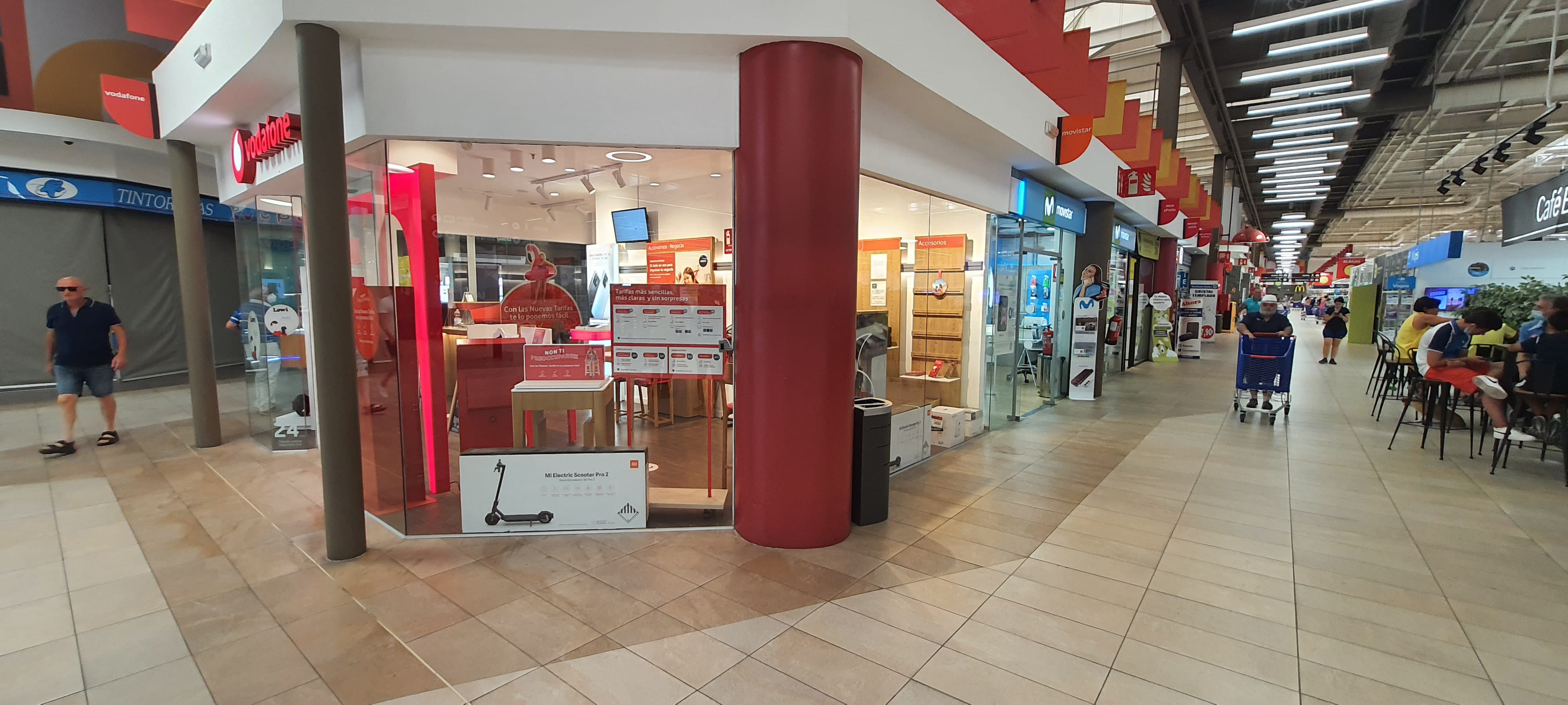 Vodafone Granada - Carrefour Armilla foto