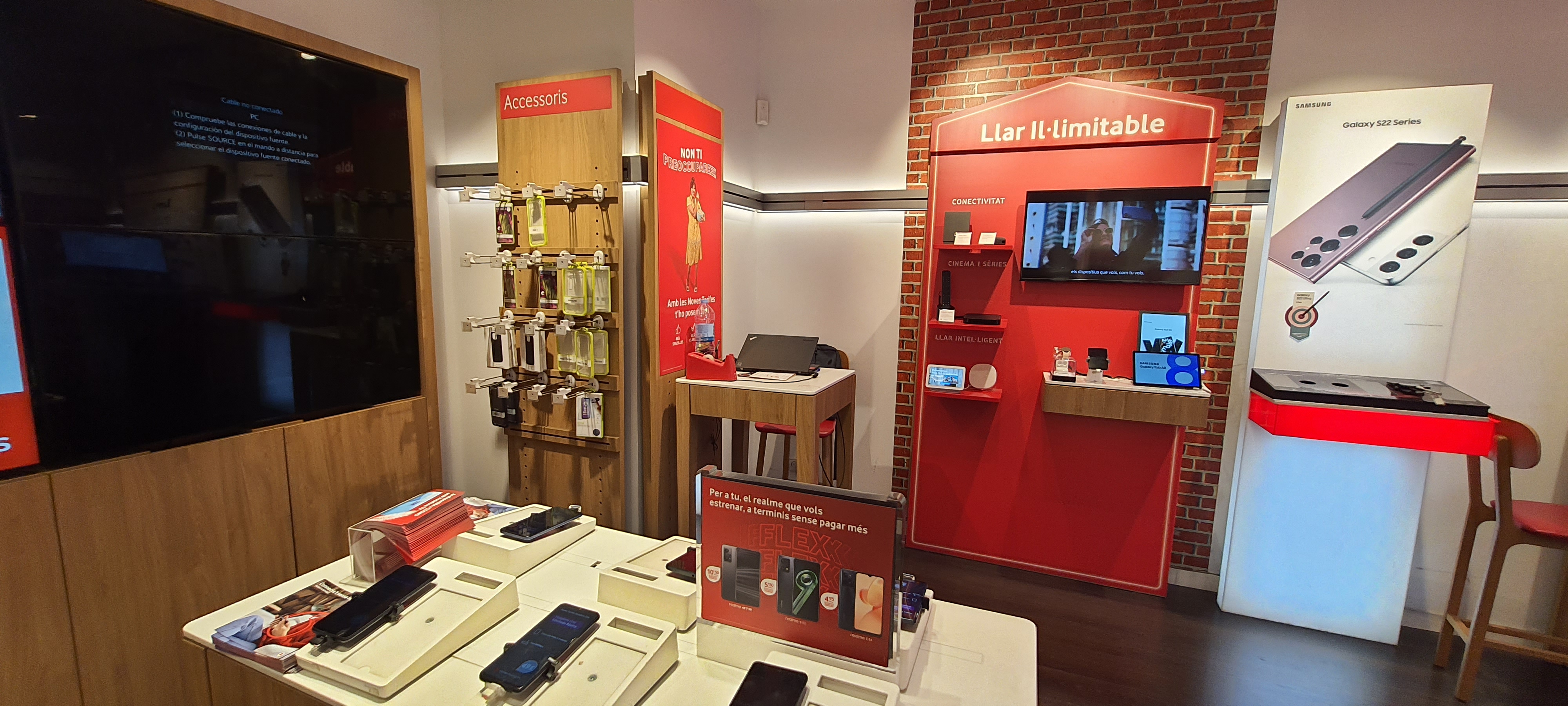 Vodafone Barcelona - Via Laietana foto