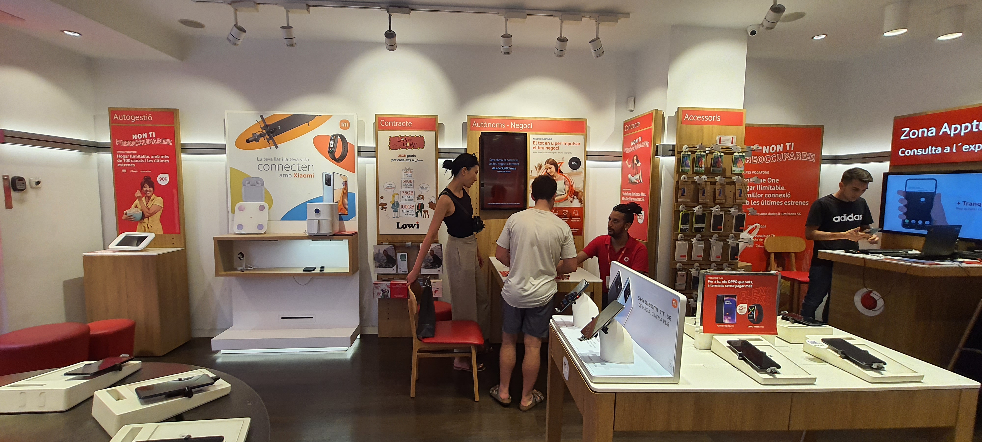 Vodafone Barcelona - Via Laietana foto
