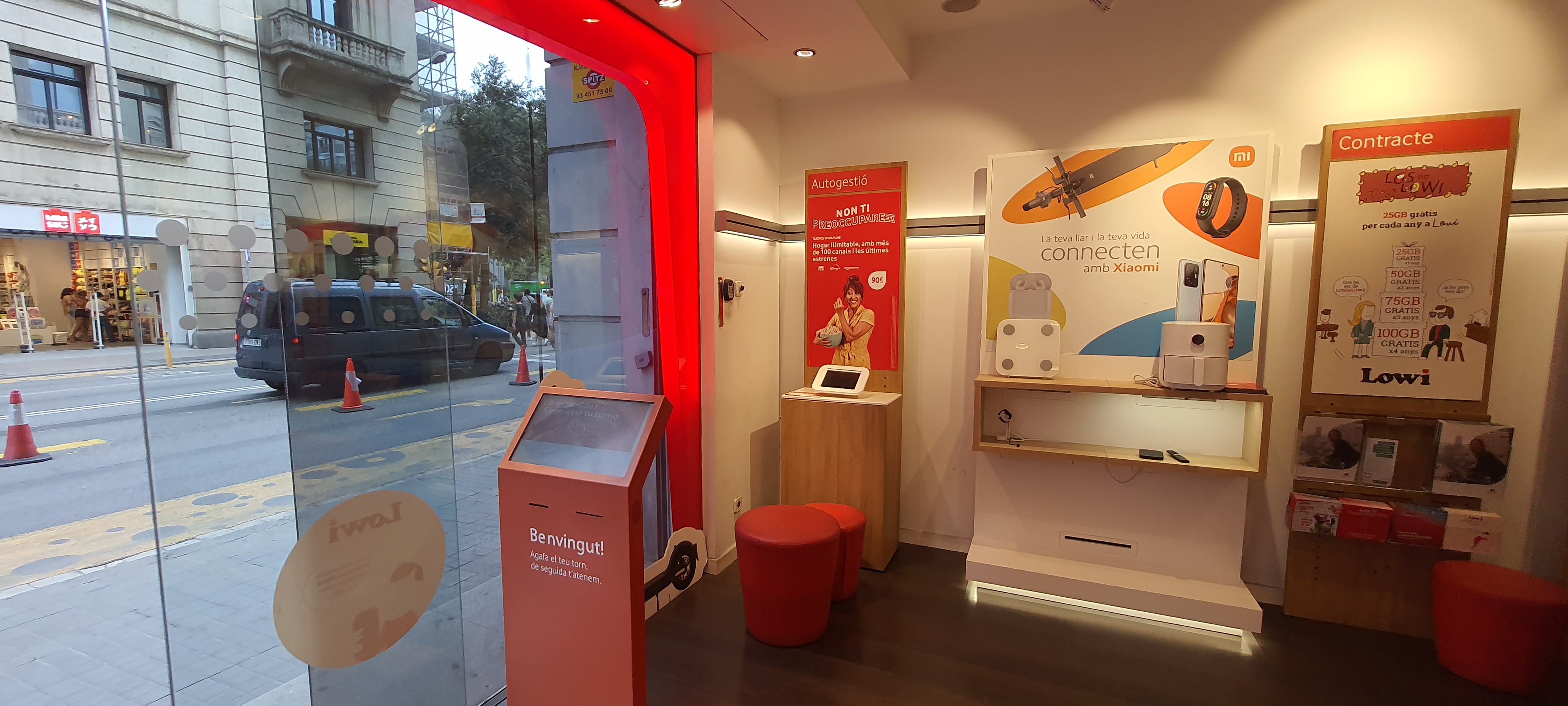 Vodafone Barcelona - Via Laietana foto
