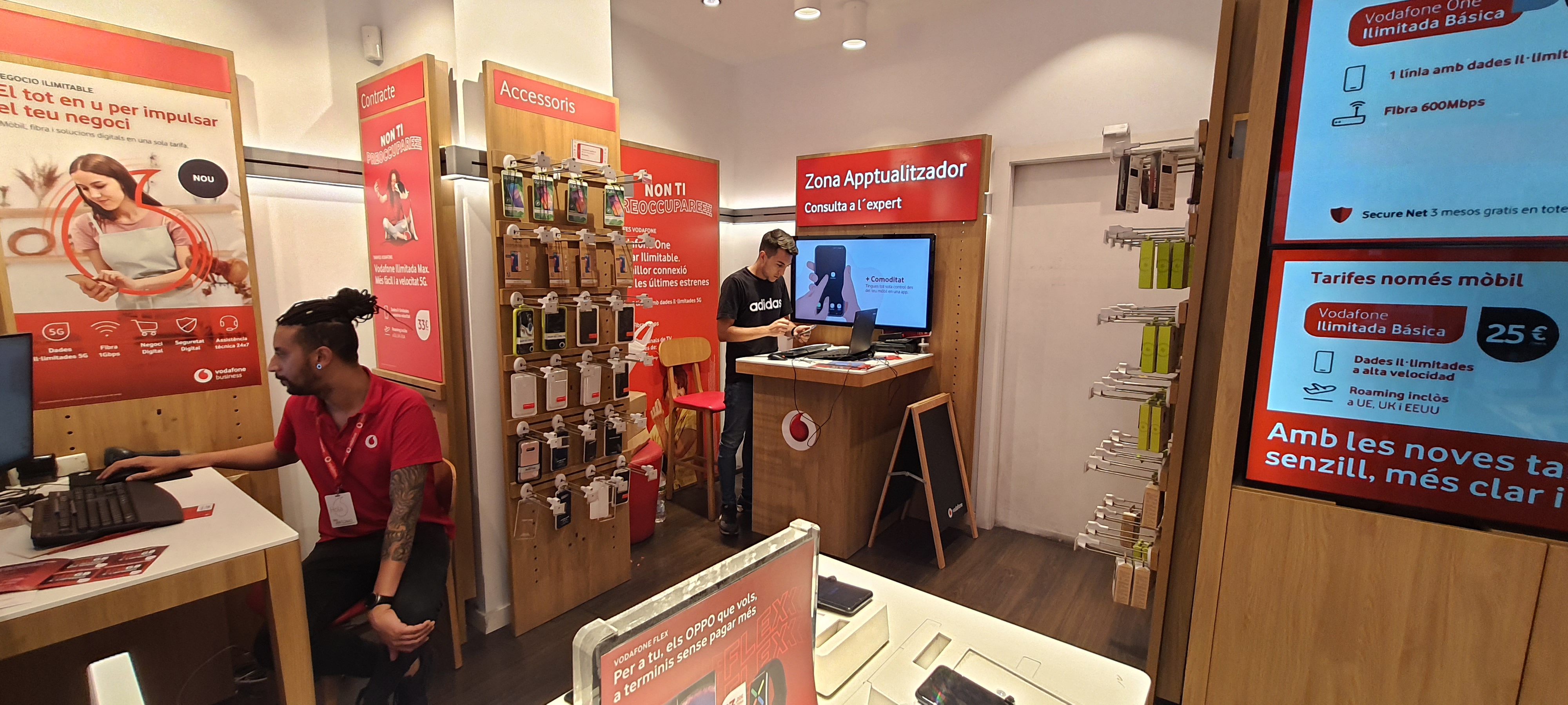 Vodafone Barcelona - Via Laietana foto