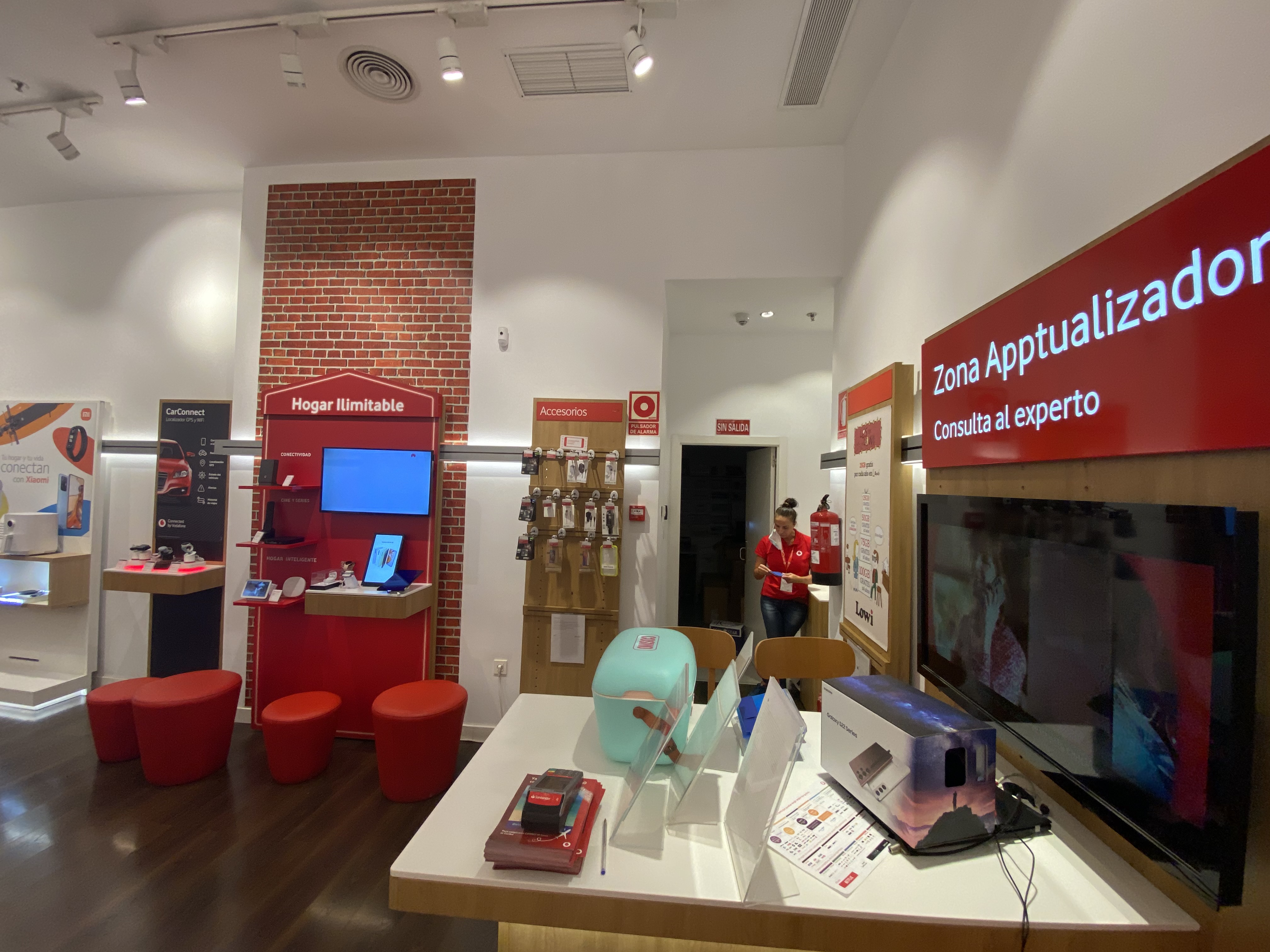 Vodafone Málaga - CC Vialia foto