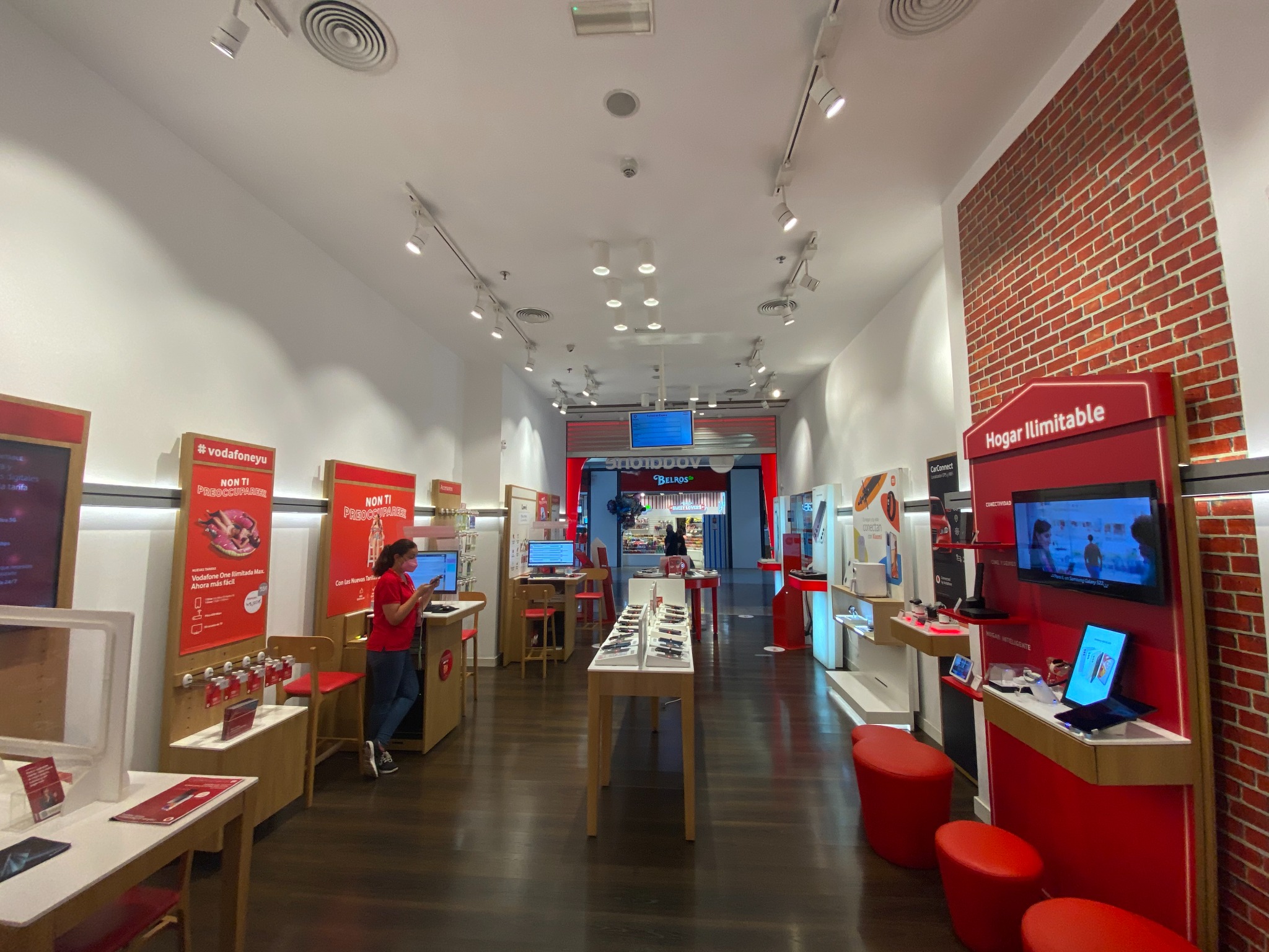 Vodafone Málaga - CC Vialia foto
