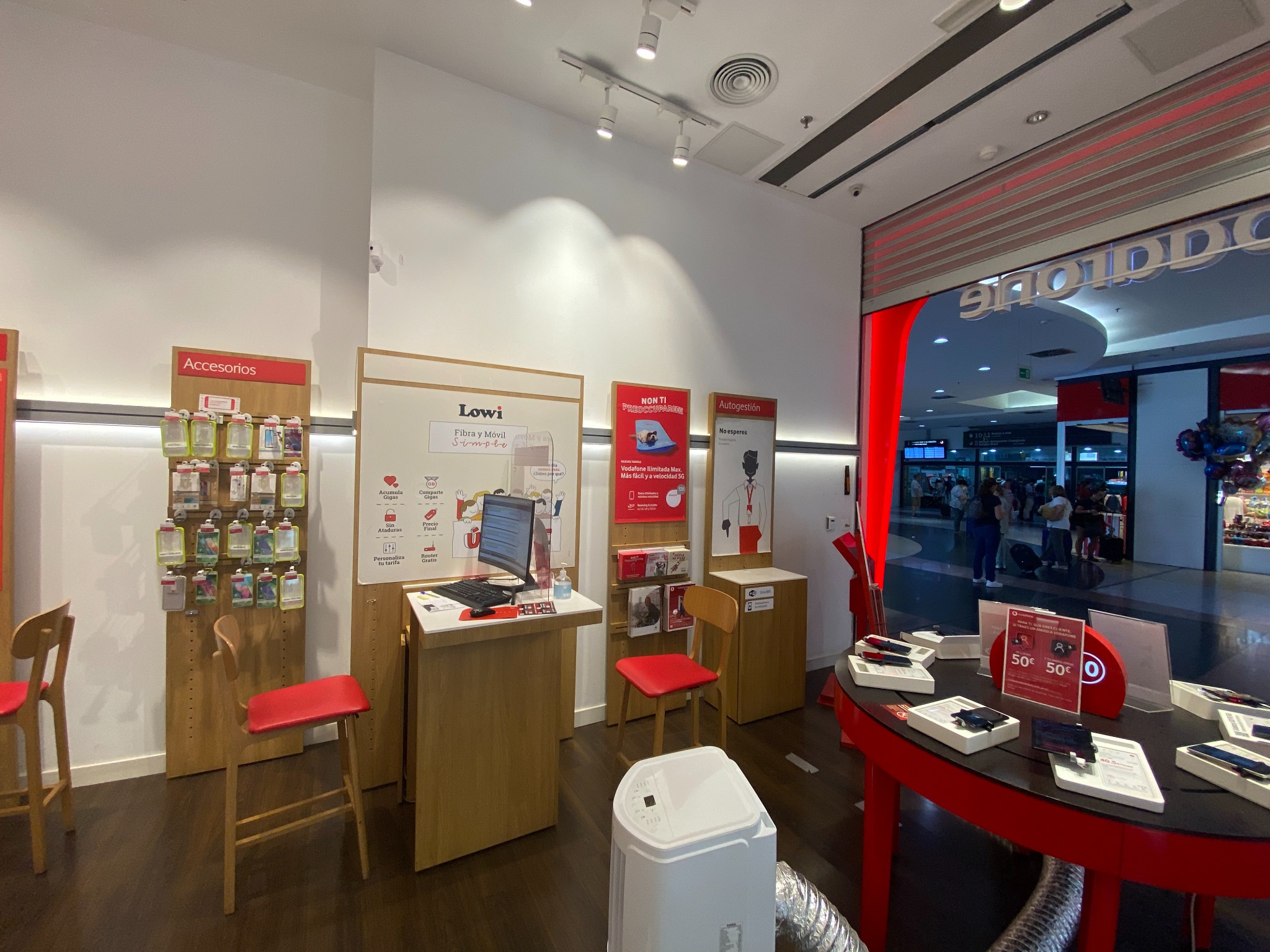Vodafone Málaga - CC Vialia foto