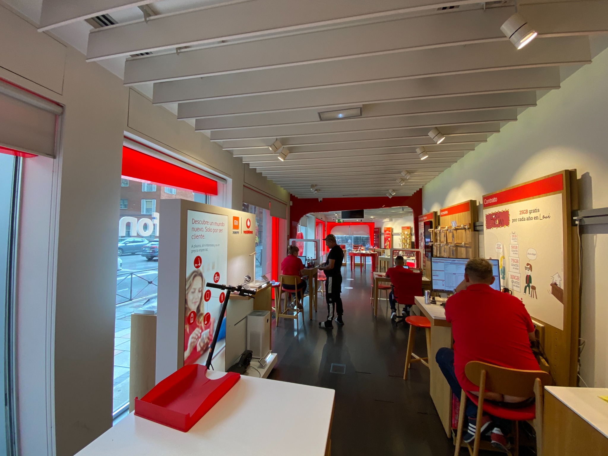 Vodafone Madrid - Bravo Murillo 371 foto