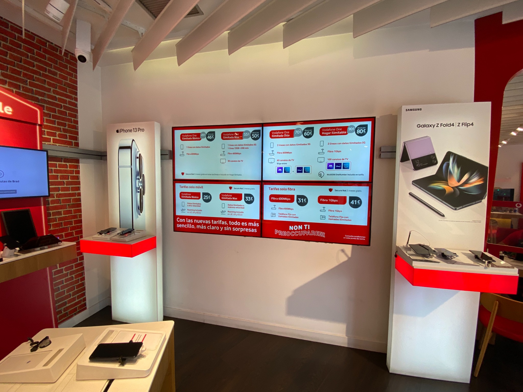 Vodafone Madrid - Bravo Murillo 371 foto