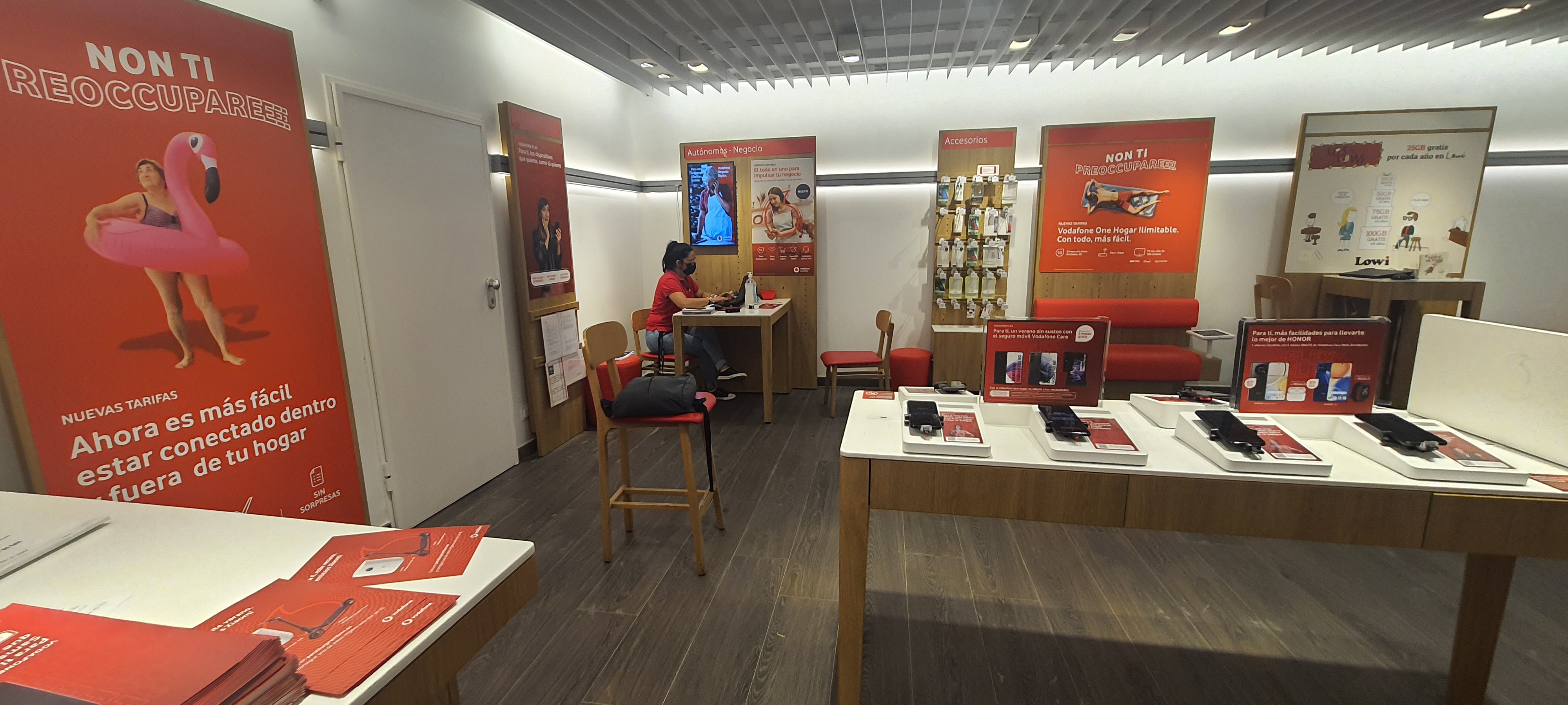 Vodafone San Fernando - C/Real foto
